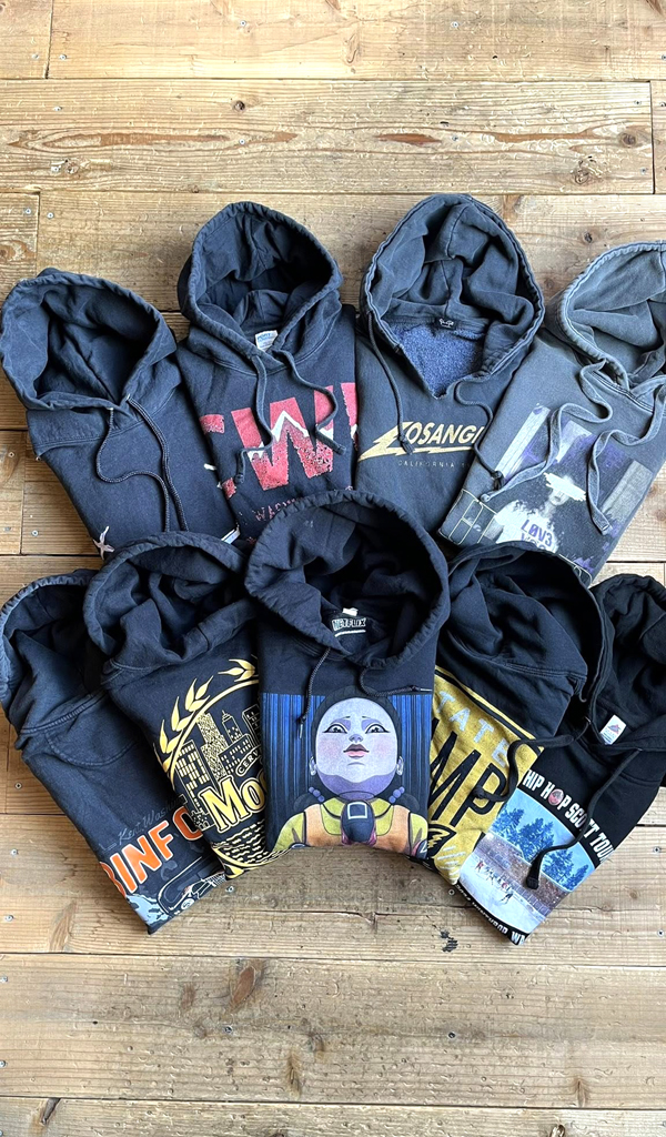 【Black Printed Hoodie】 クールな黒プリントスウェットパーカー@古着屋カチカチ