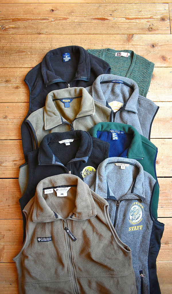 【アウトドア的フリースベスト】 インナーにもアウターにもOKなベスト入荷～@古着屋カチカチ