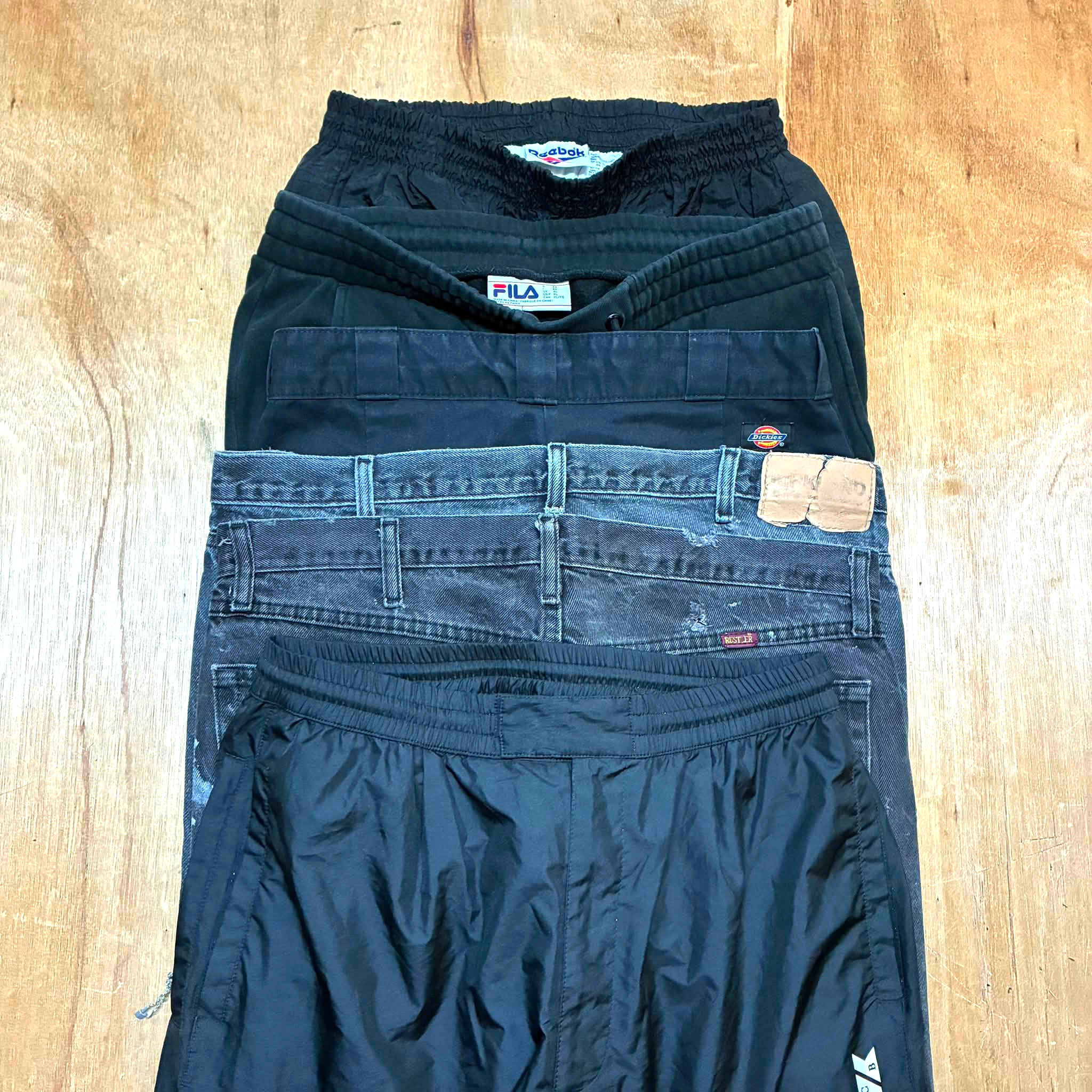 ■BLACK BOTTOM OUTFITS■ 定番ブラックカラーのボトムス色々入荷～