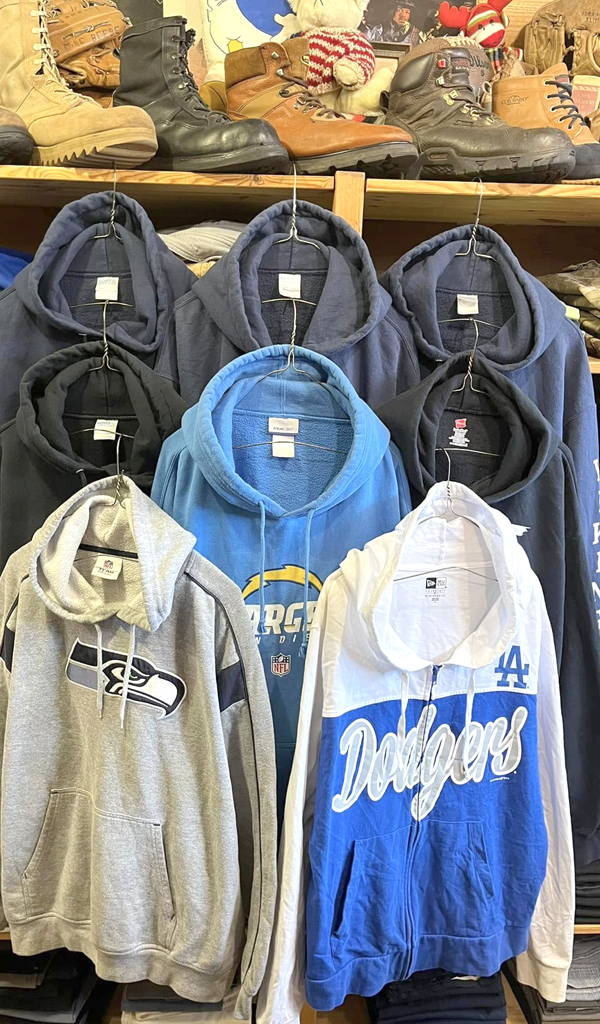 【Team Logo Hoodie】 USAスポーツチームのプリントパーカー入荷～@古着屋カチカチ