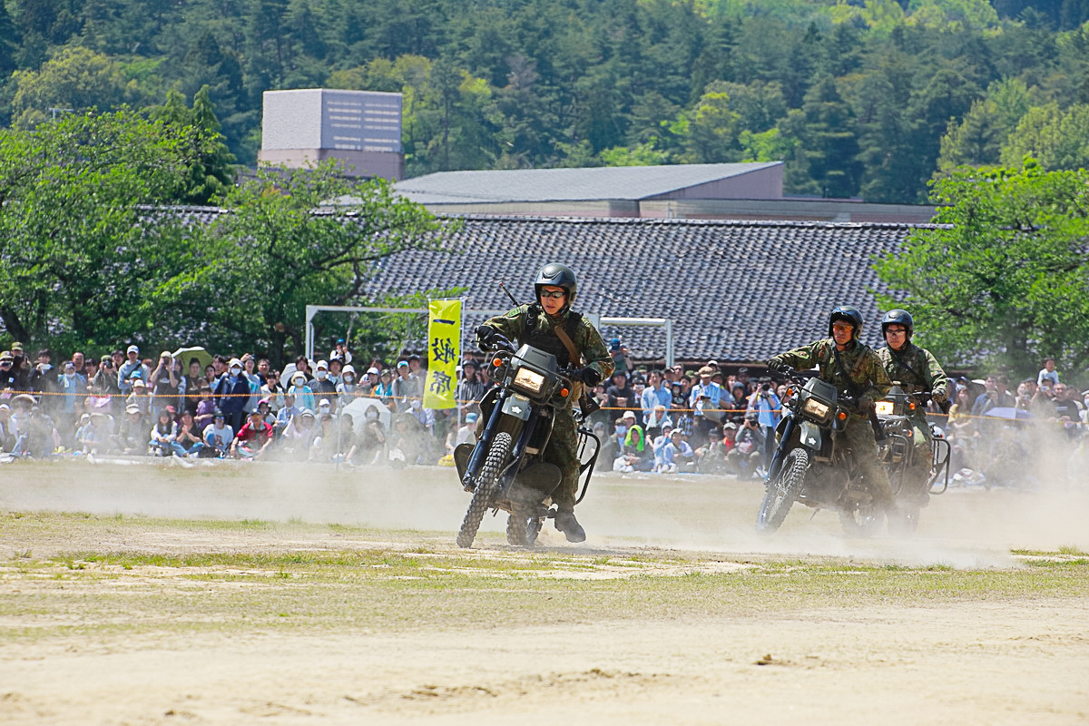 金沢駐屯地創立76周年記念行事を見学しました
