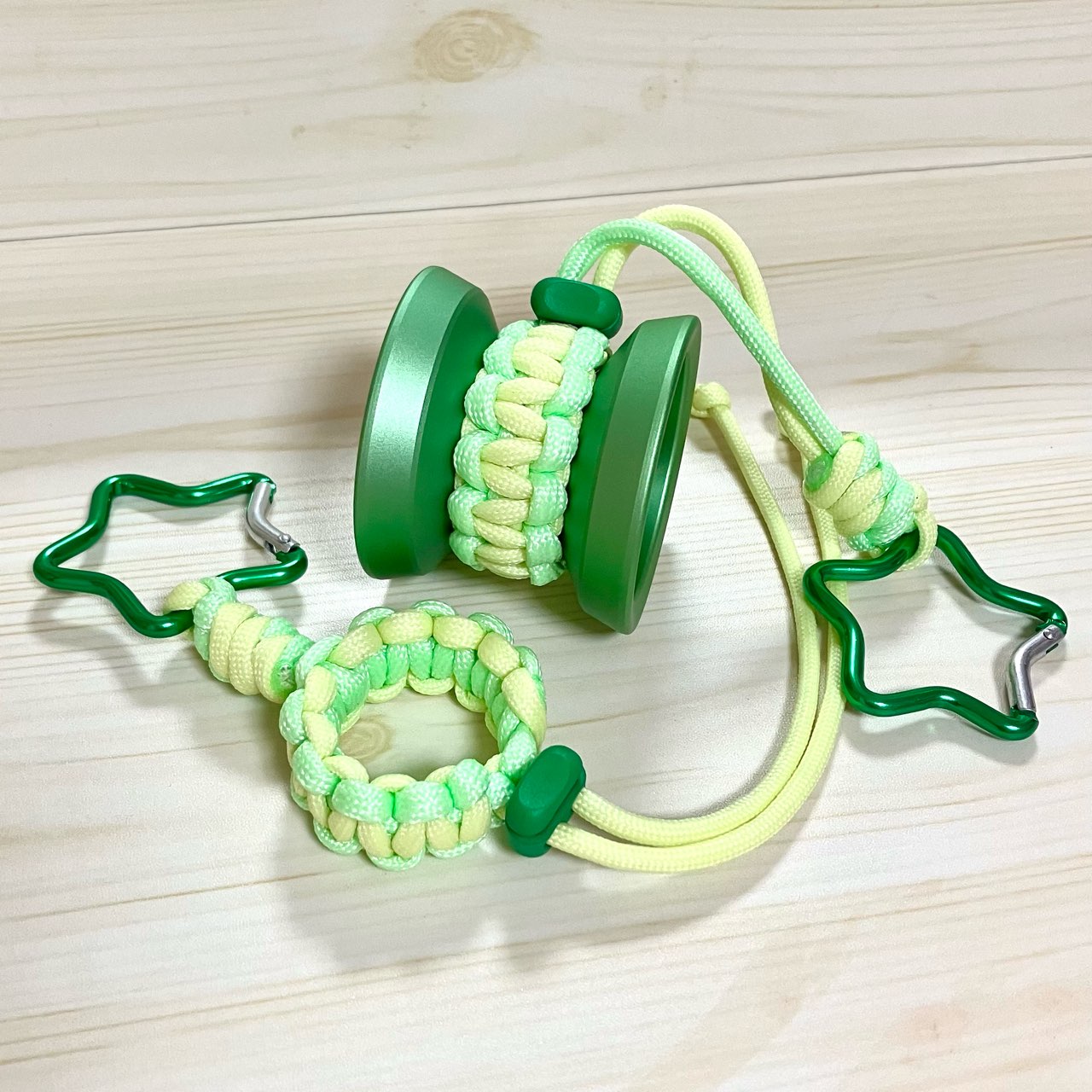 蓄光タイプのグリーン、イエロー💚💛それとショートタイプ🌟