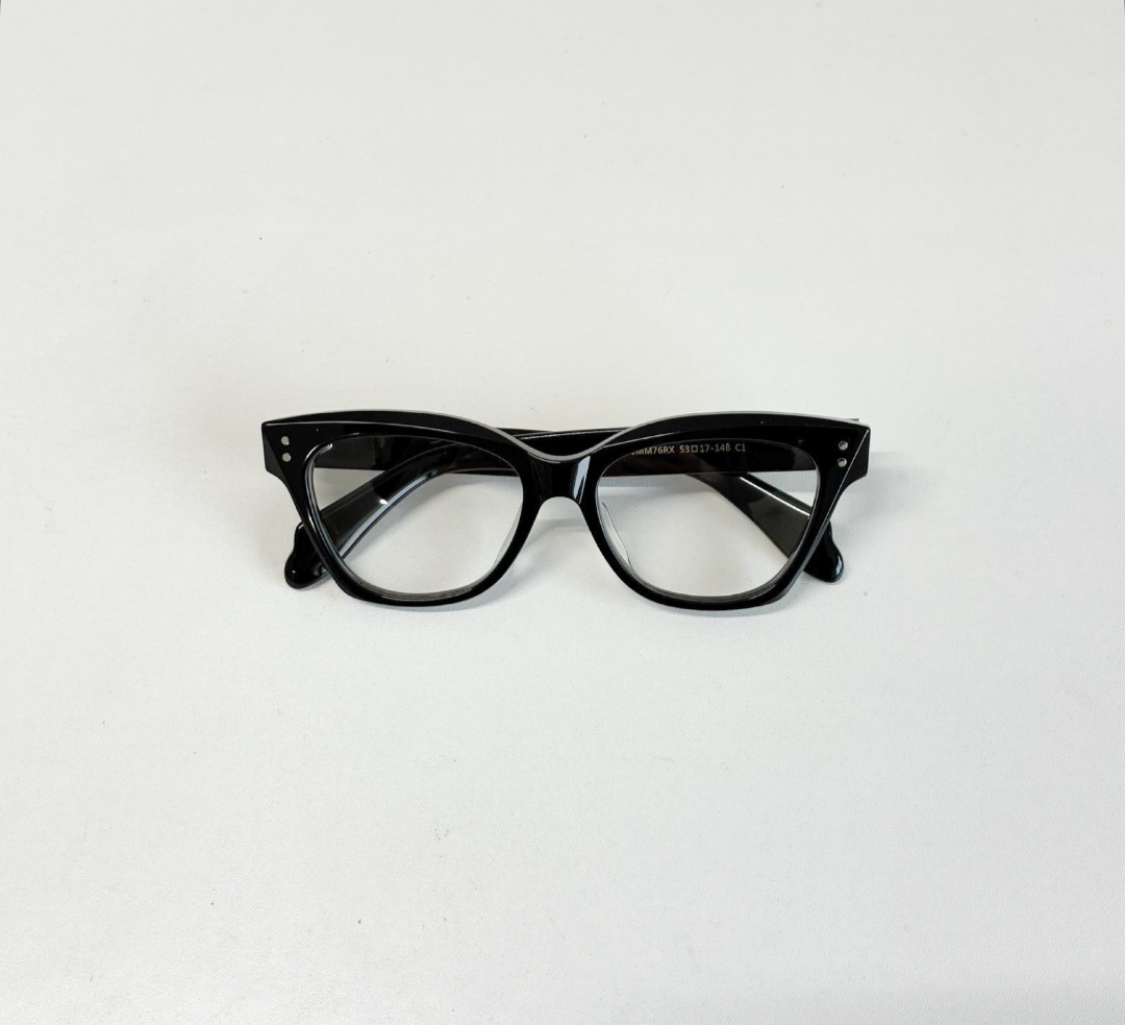 高級感とオシャレを両立した魅力あふれる上質メガネ