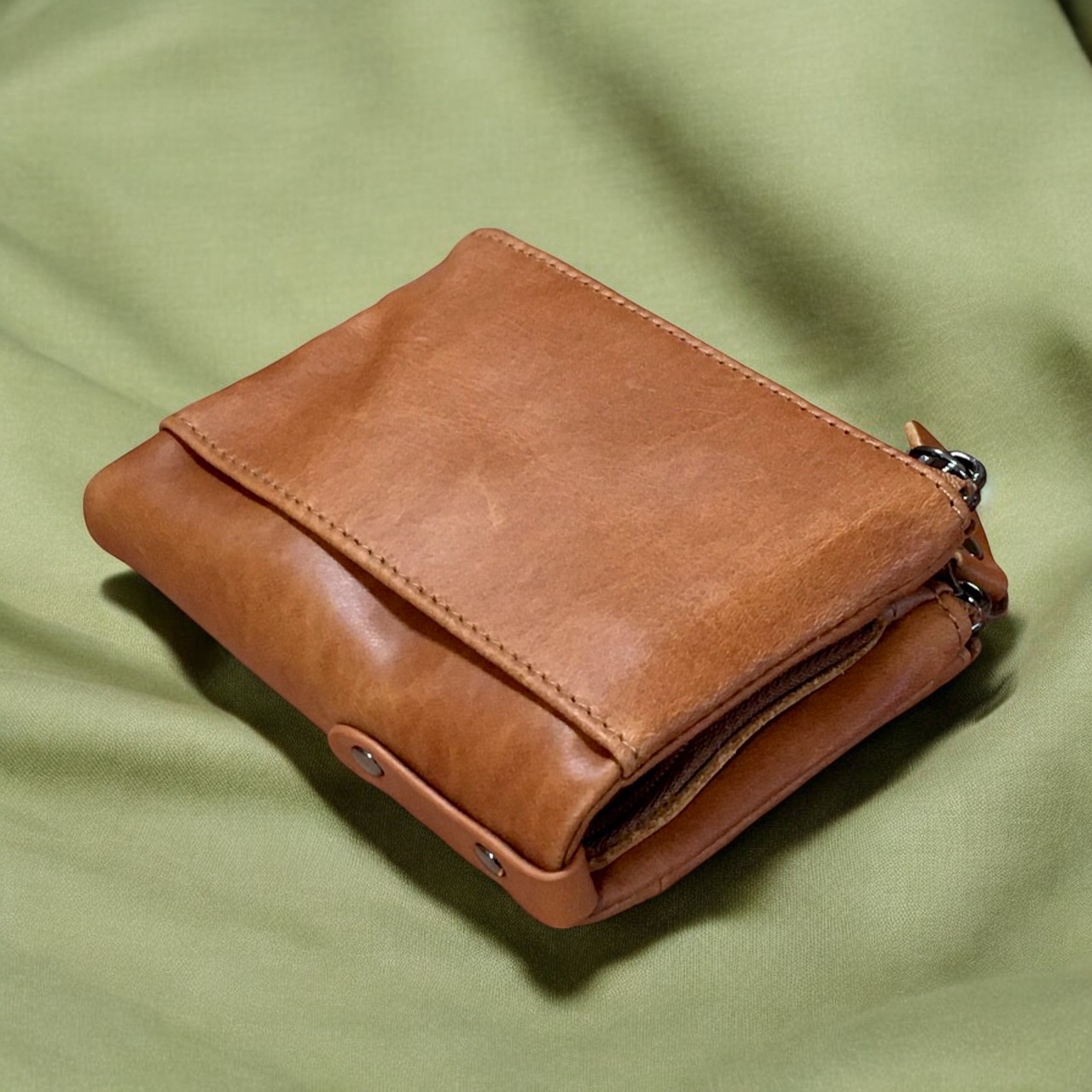 本革のコンパクト財布　新作続々入荷！！