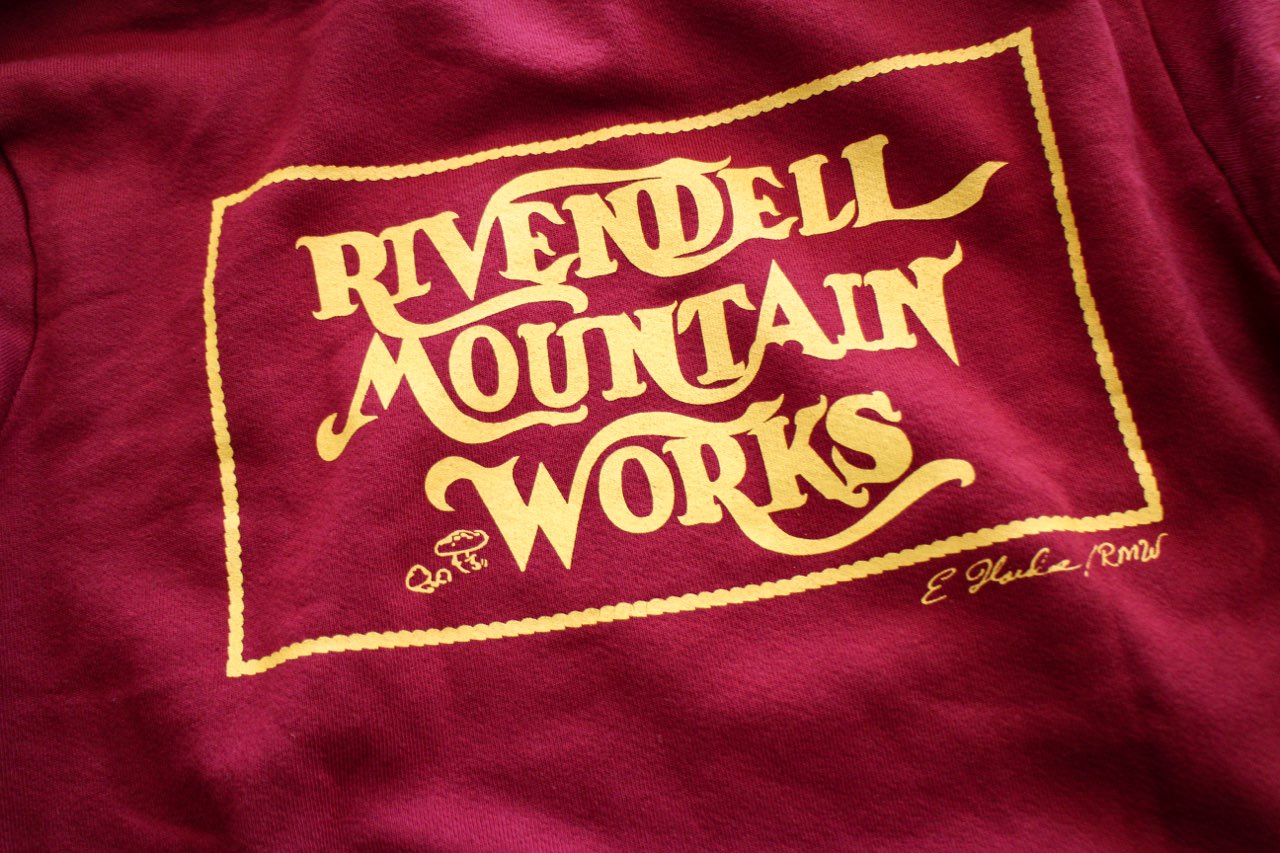 『RIVENDELL MOUNTAIN WORKSのデッドストックパーカー！』
