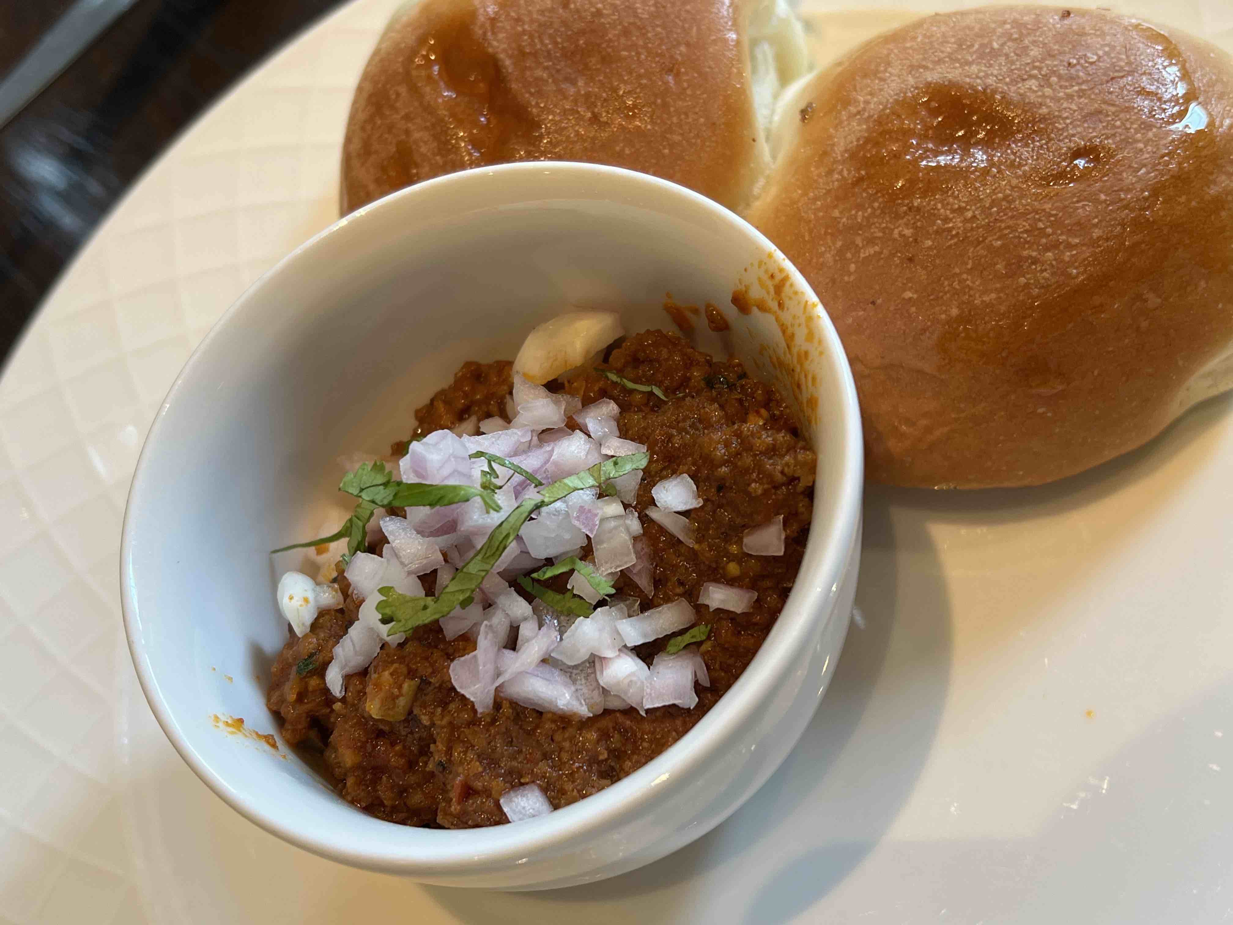 インドで出会った本場の絶品インドカレーパンとは？