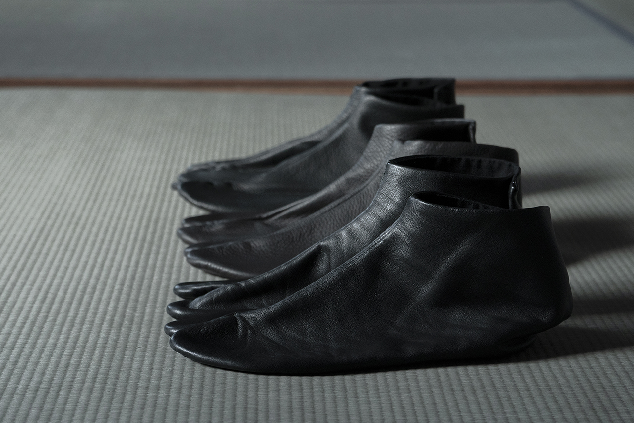 「日本の古き衣装を日常に取り入れる」。京都の履物屋と一緒に足袋をご用意しました。