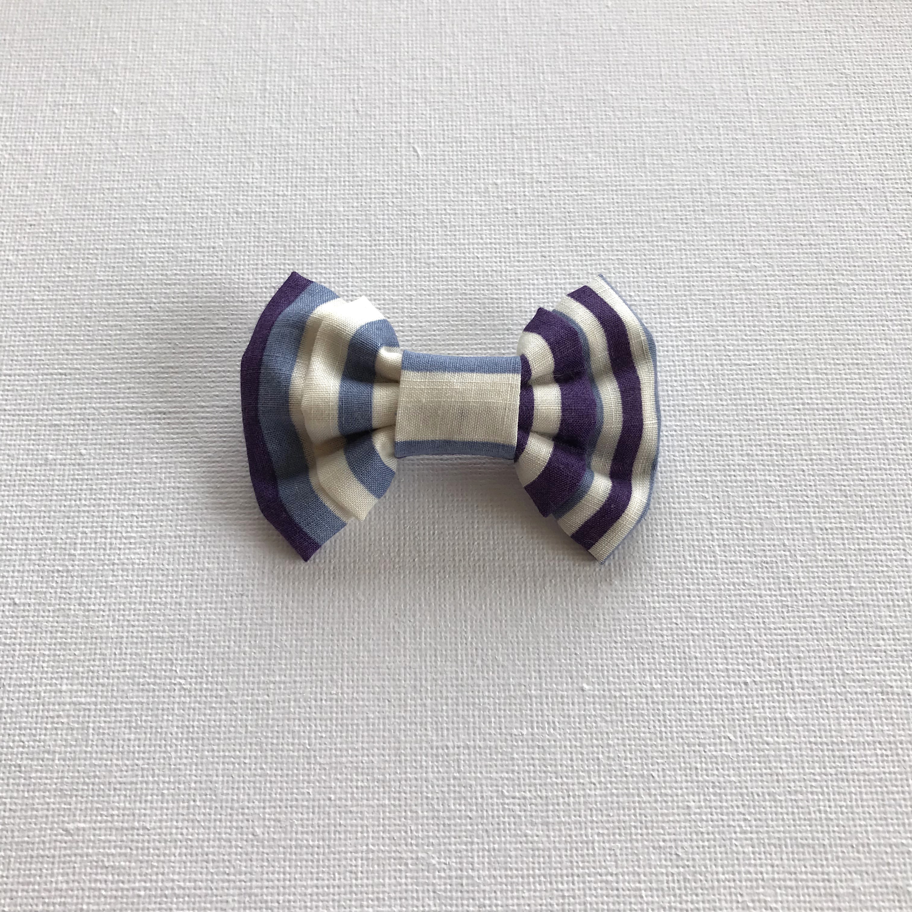 マルチストライプのリボンブローチ【ハンドメイド】