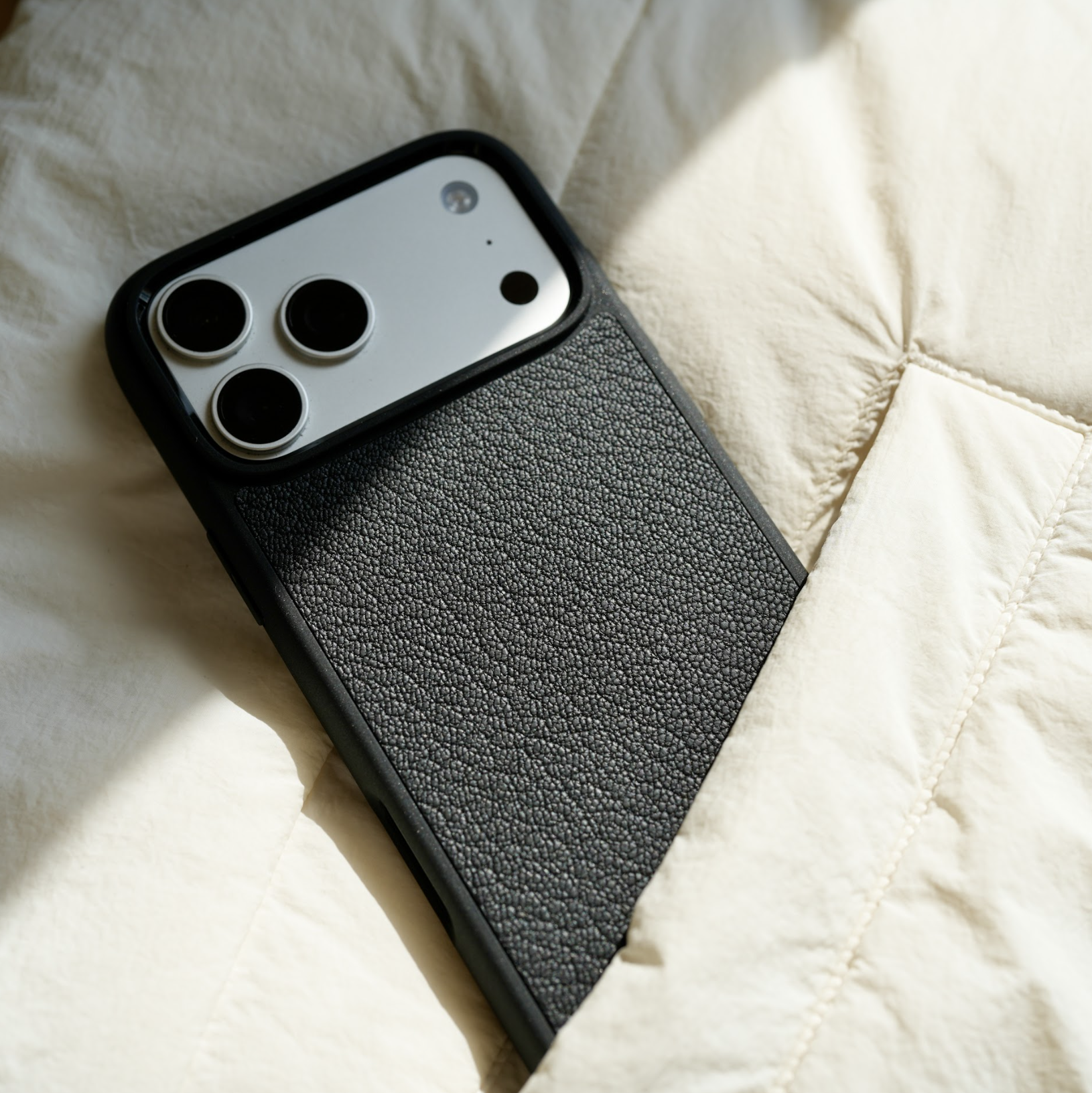 推しカラーで選ぶ。毎日が少し楽しくなるスマホケース