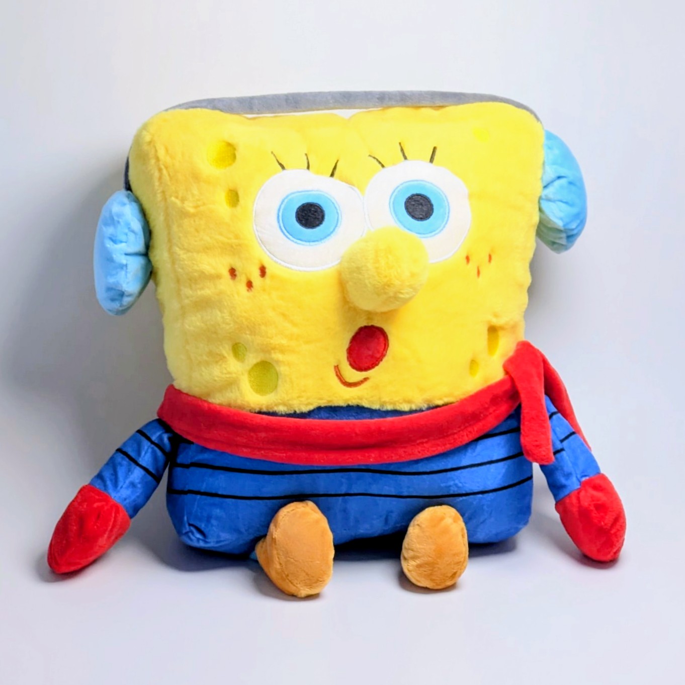 📢 スポンジボブも真冬の装い☃️💛💛