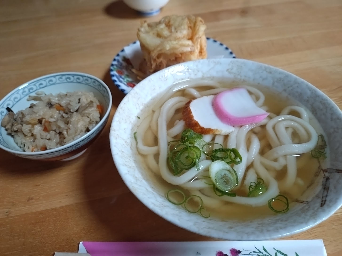 ランチはさか笑のほっこりうどん｜無農薬玉ねぎの淡路島もぐもぐファーム