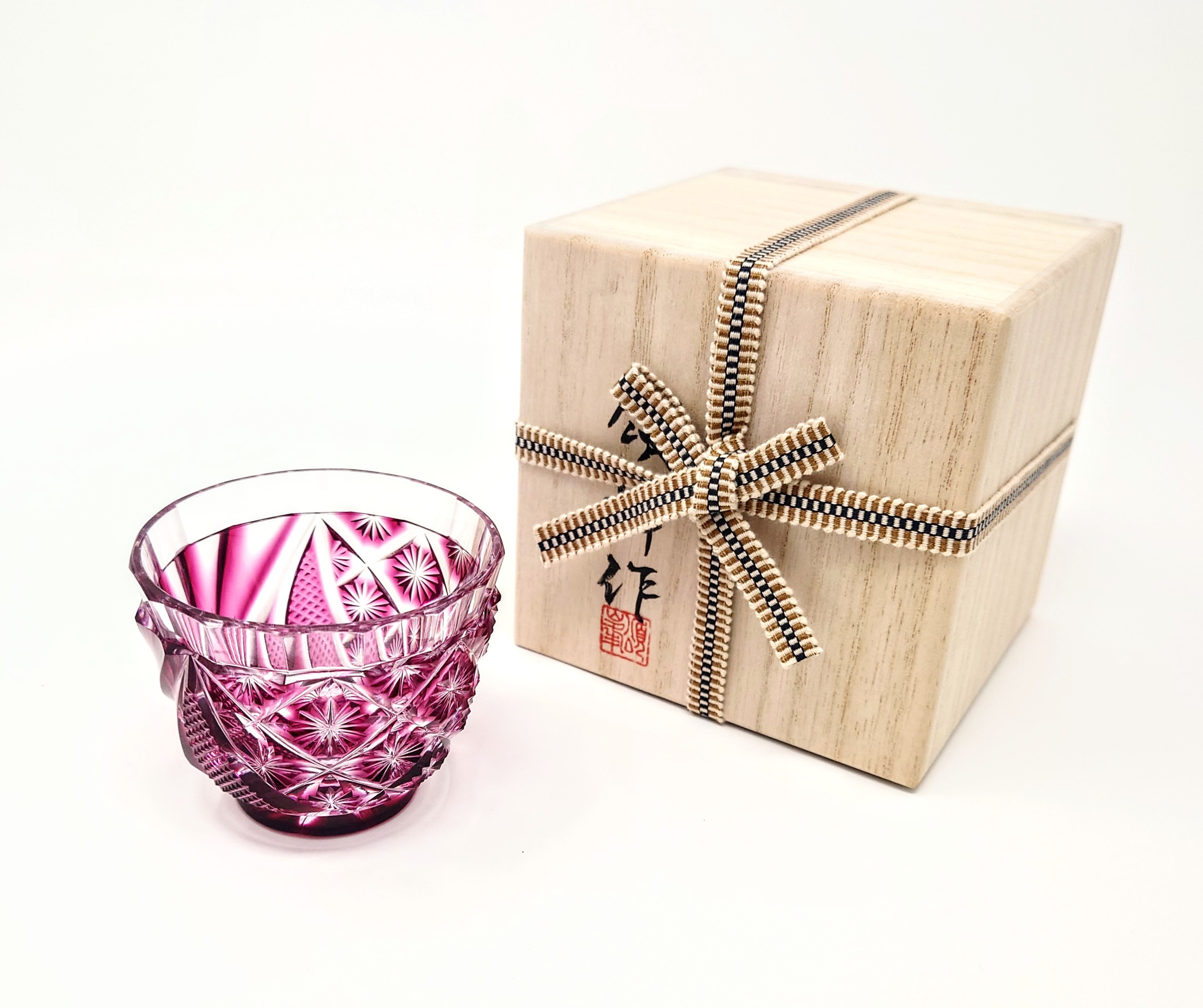 薩摩切子 冷酒器「華れん」︰金赤 が仕上がりました。