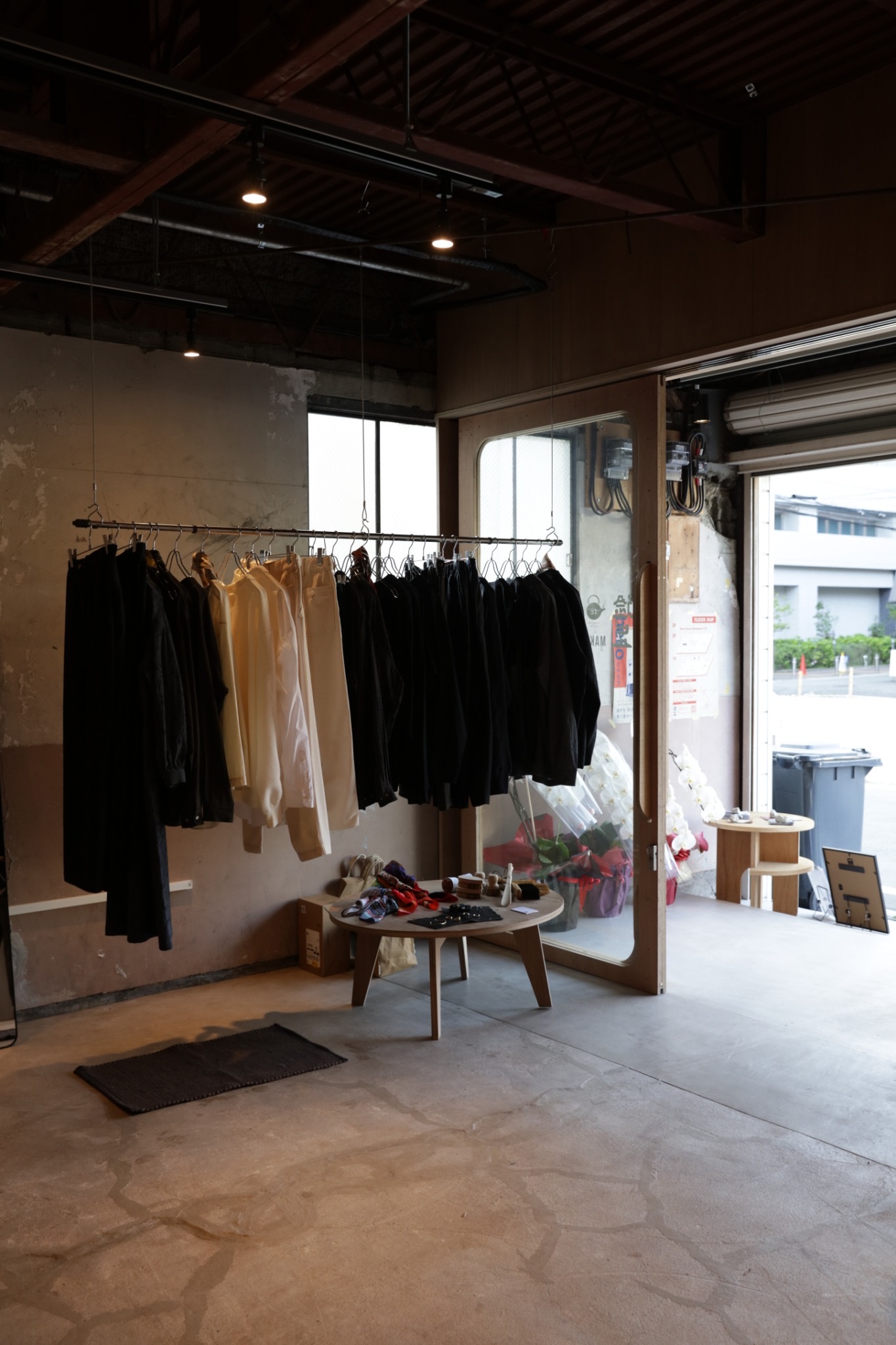 大阪のセレクトショップ「はなれ」が大切にしている、邪な気持ちを横に置いたセレクトの話