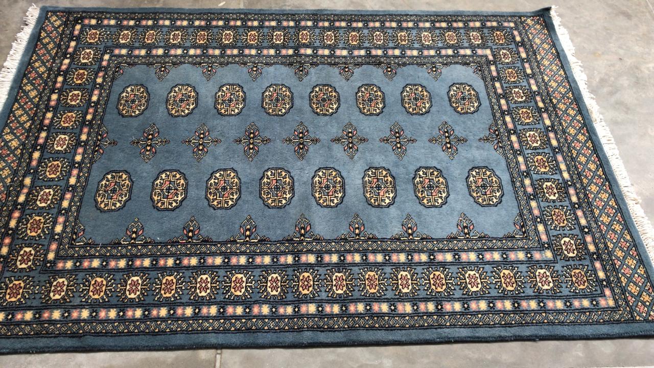 初投稿 買付絨毯を紹介。