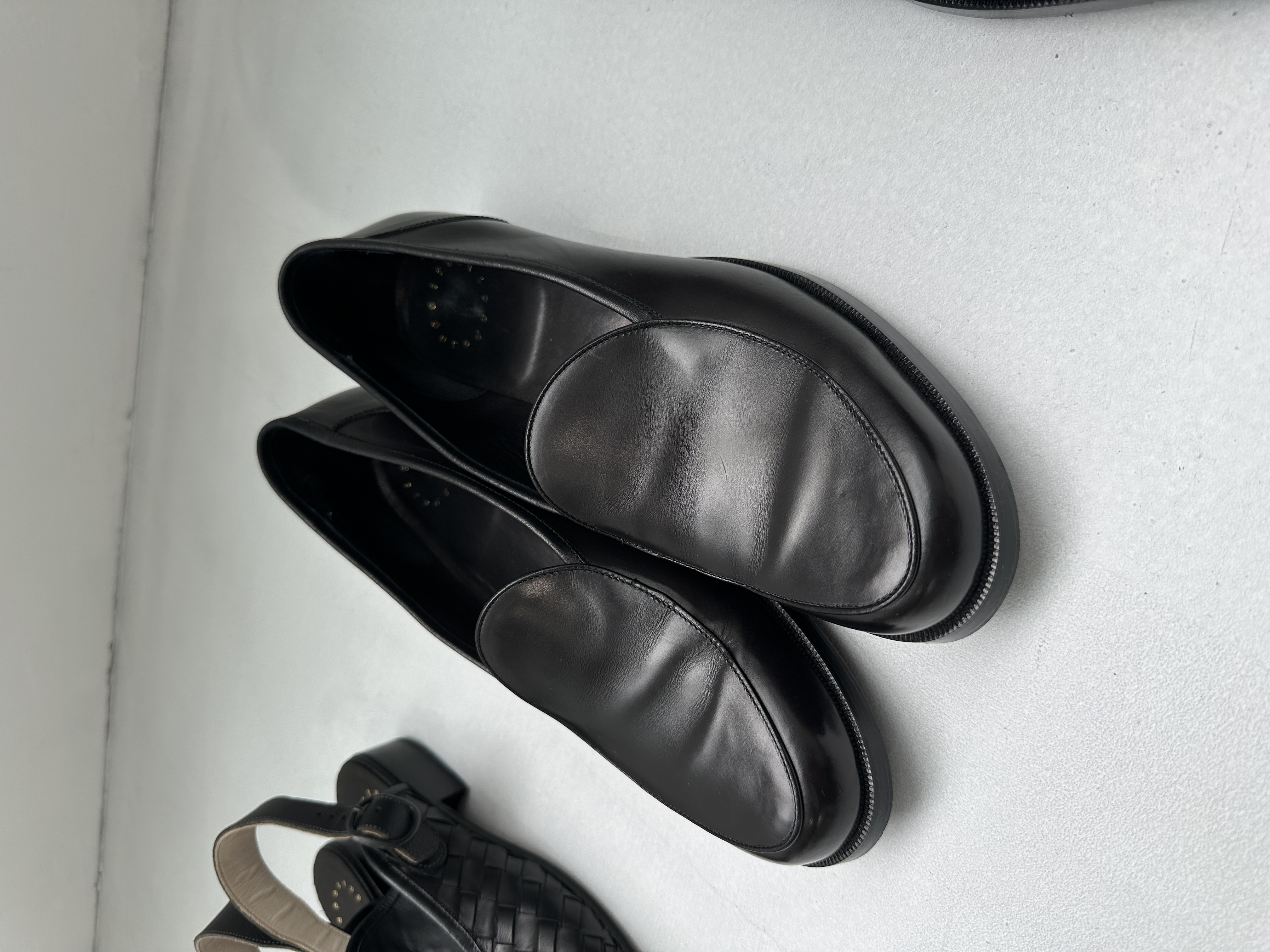 Post Production (ポストポロダクション) ローファーを中心とした革靴と革小物ブランド