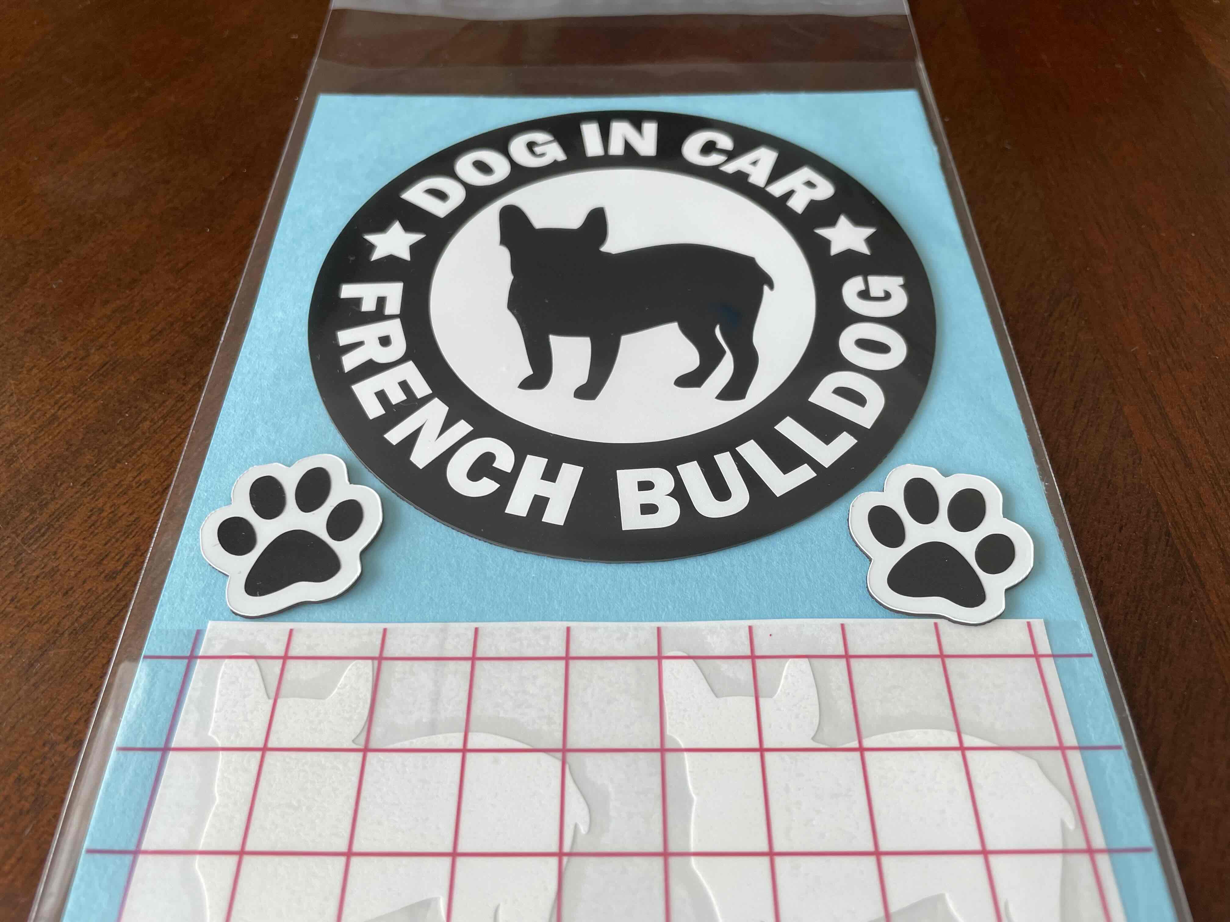 フレンチブルドッグの車用マグネット！「French bulldog」表記へのこだわり