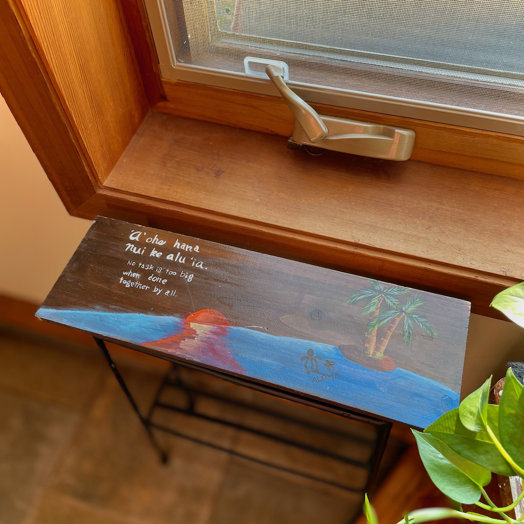 lacornar ハワイアンホヌのアップサイクル家具