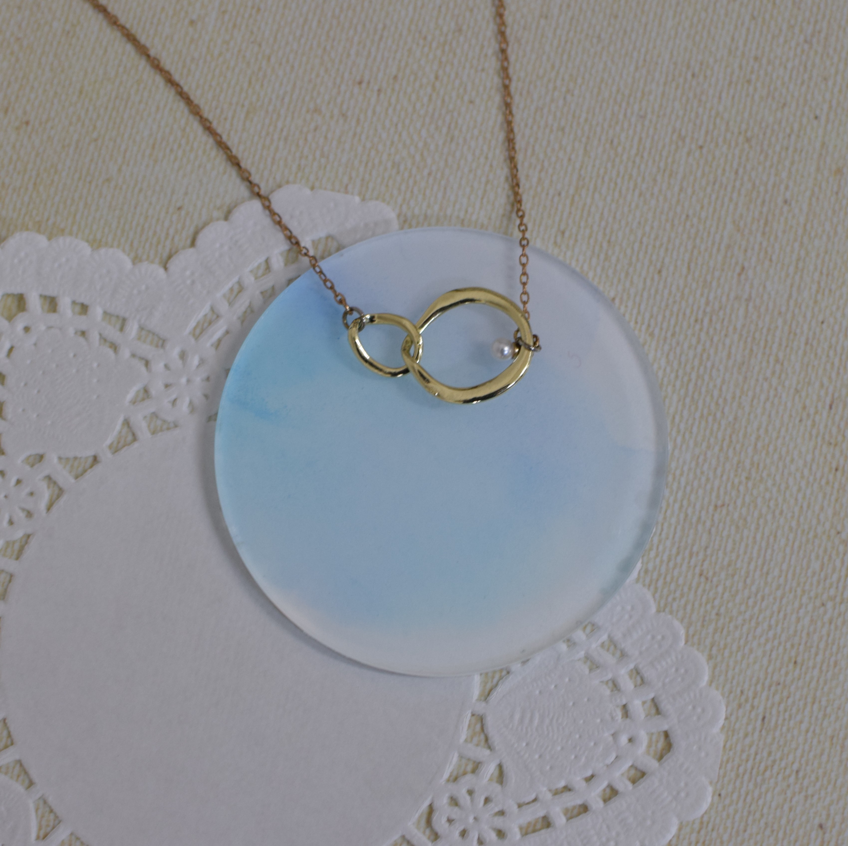 アルコールインクアートでアクリルコースターを作っています！