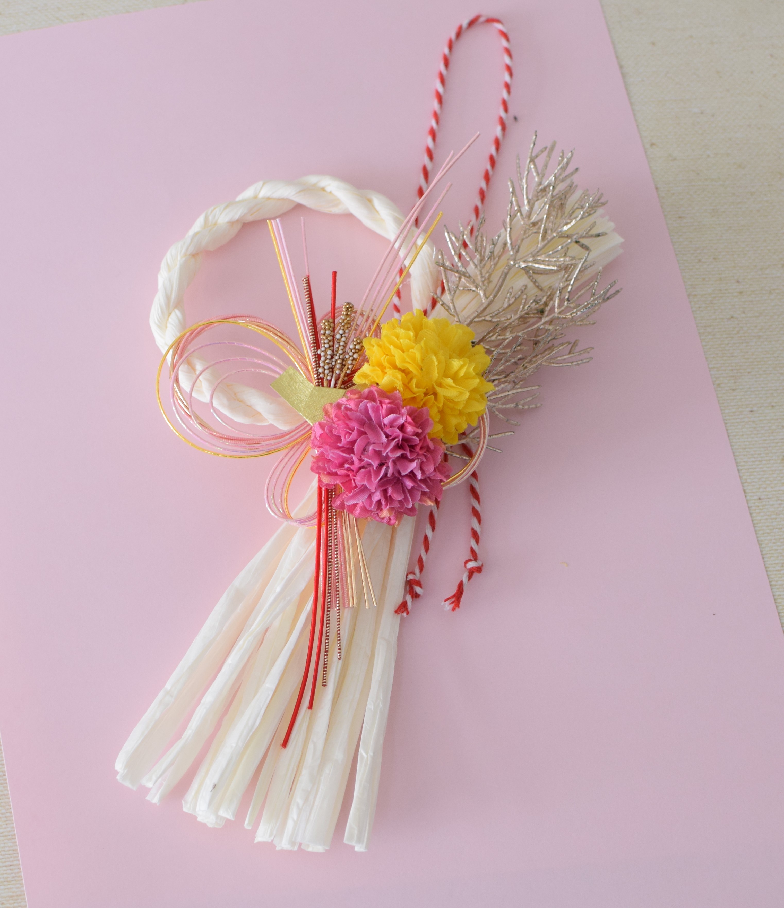 お正月のしめ縄を作っています♡