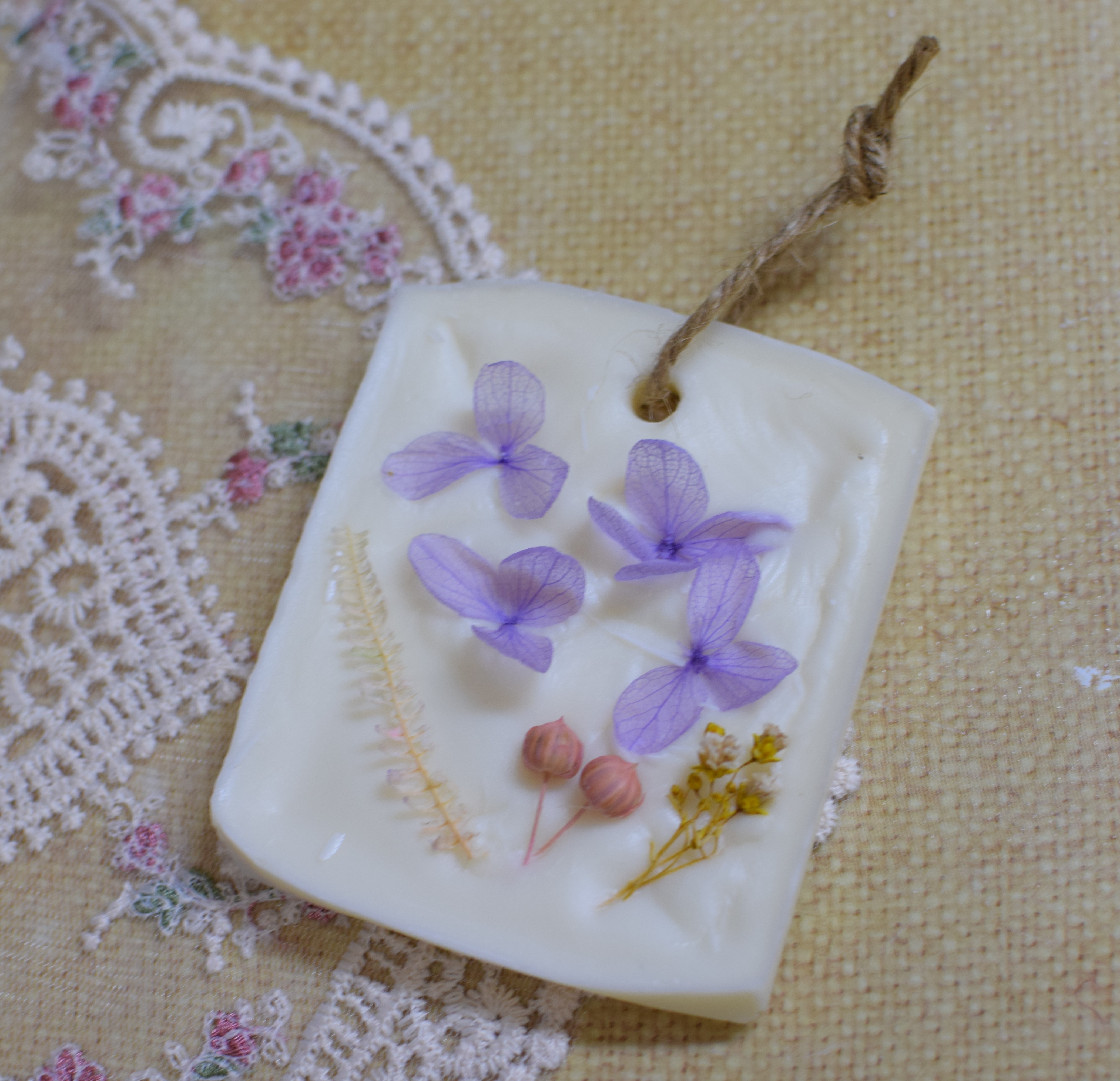 アロマワックスサシェを作っています！