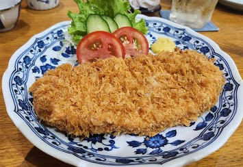 日本料理屋「味里」