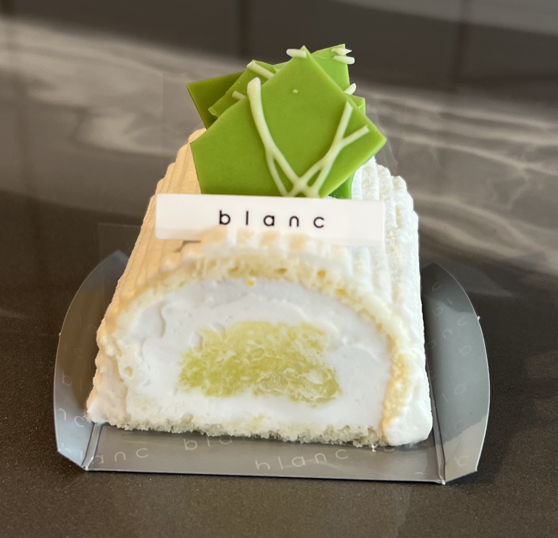 福岡 浄水通り『blanc』のショーケース最新プティガトー
