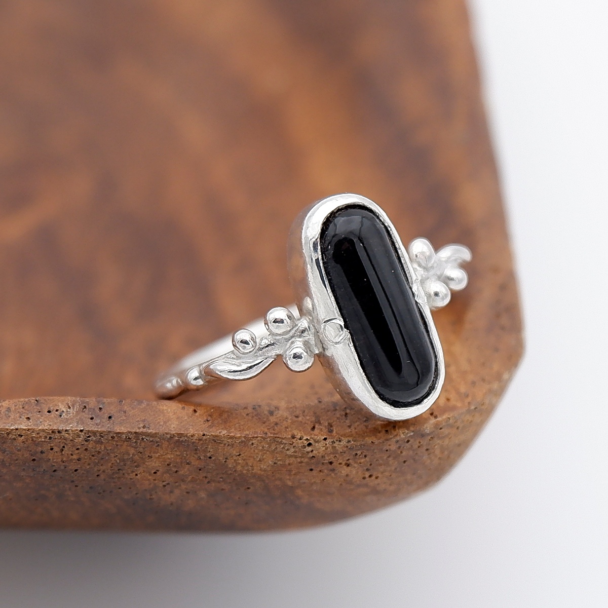 十勝石のリング２点アップしました！