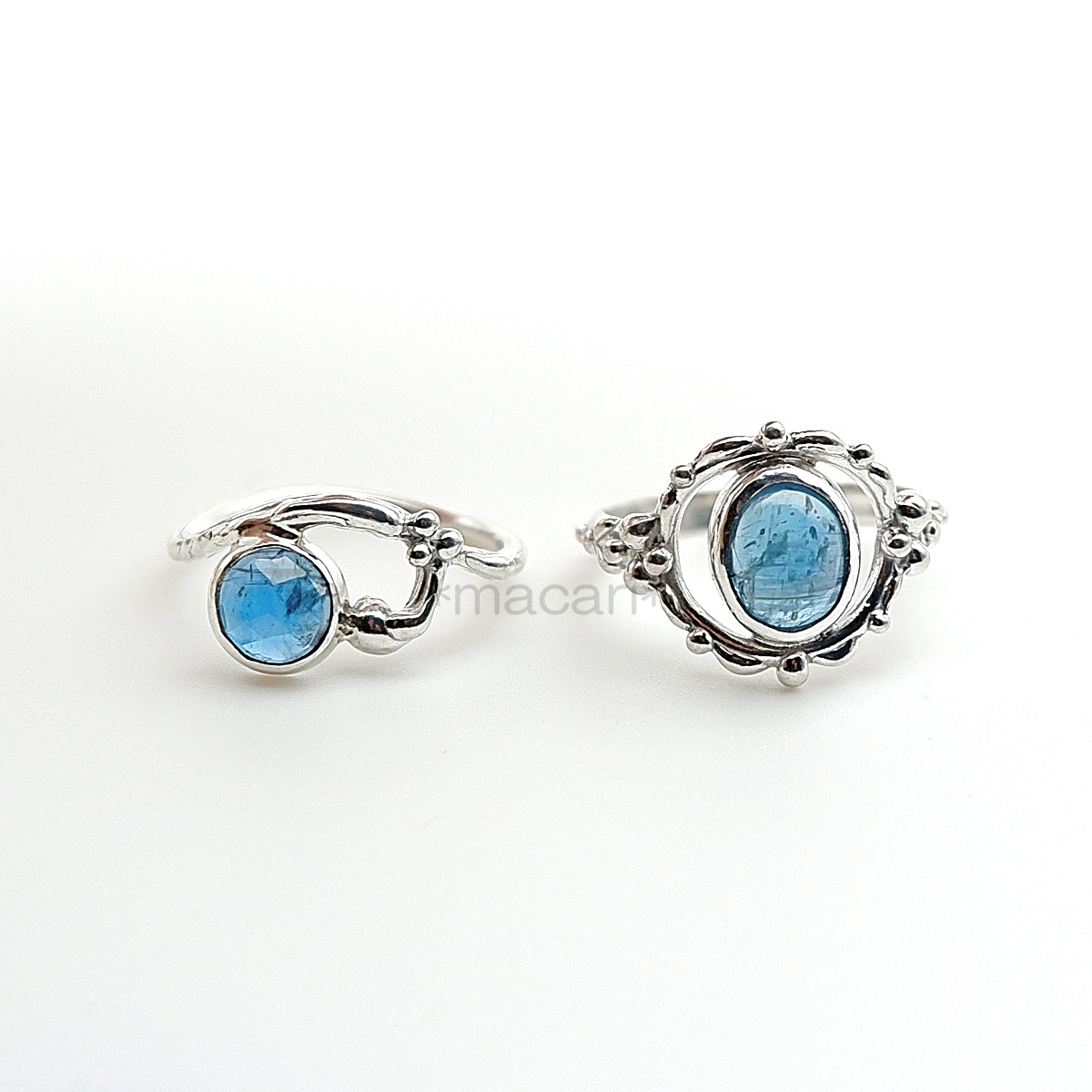 新作アクセサリーアップしました! カイヤナイトの色味を比べる