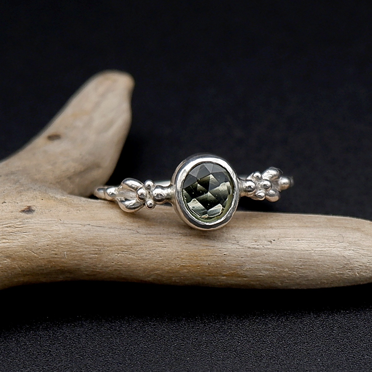 新作アップしました