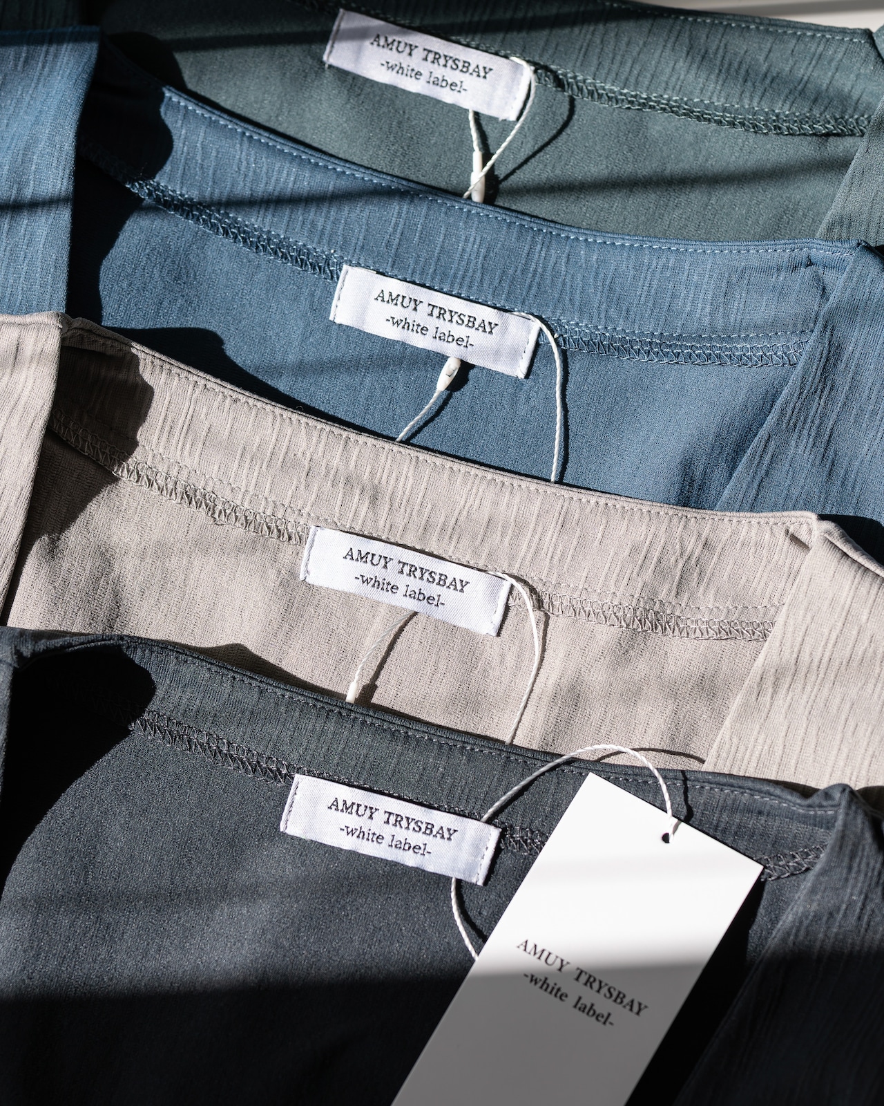 大人気WHITE LABEL春の新作。“迷わず選べる”3型、本日21時リリース。