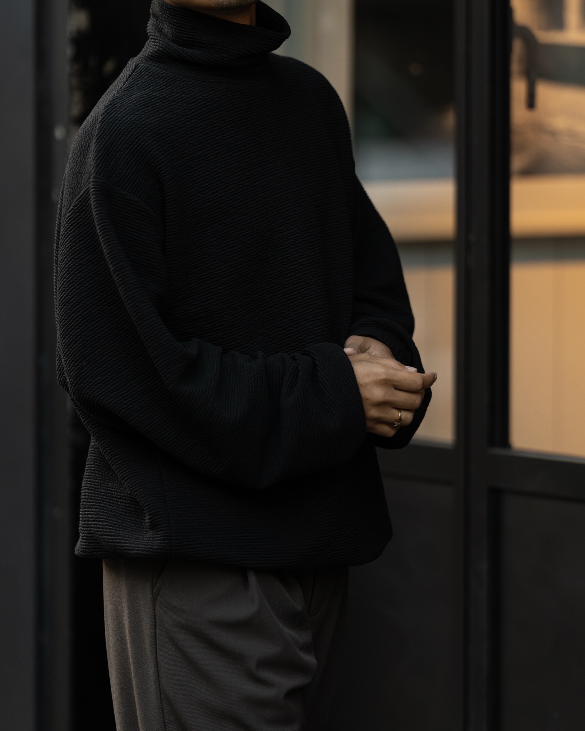 着回し力×品ある印象。大人のプルオーバー登場【AMUY TRYSBAY】