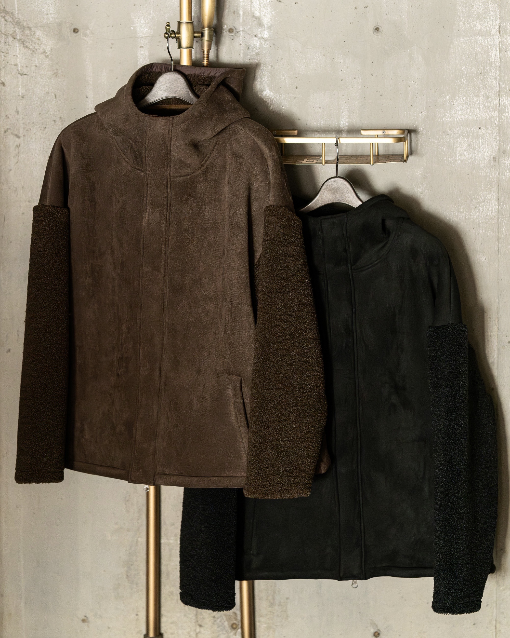 【秋の新作まとめ】デニム・スウェット・アウター・小物まで。素材とディテールで“差がつく”ラインナップ