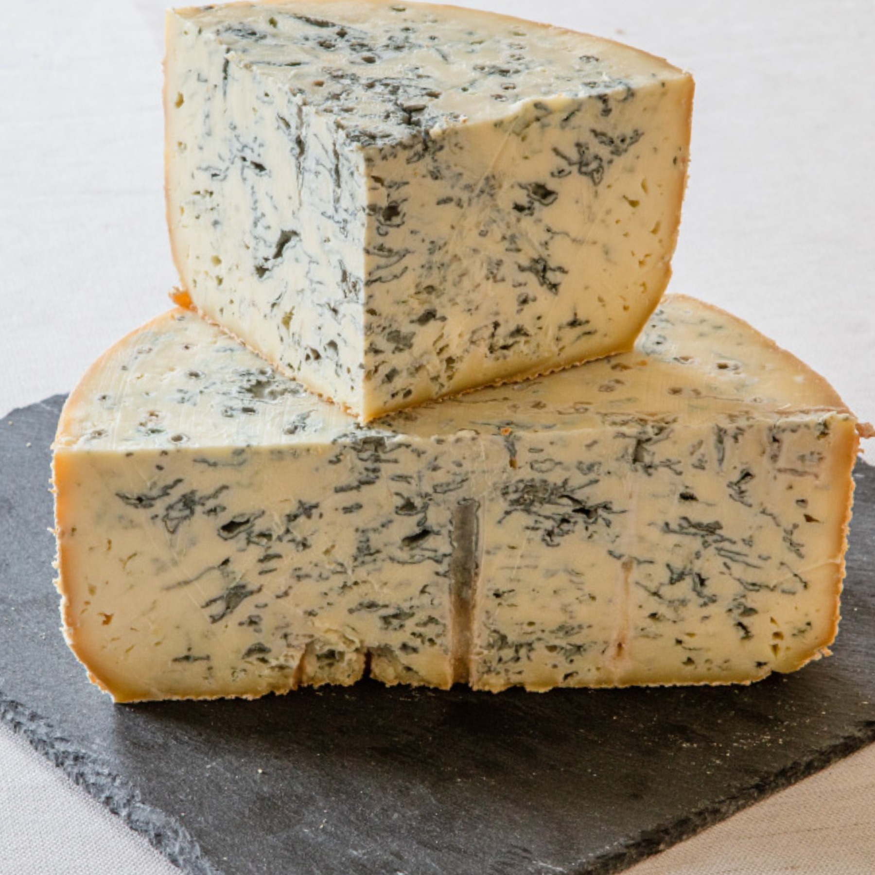 水牛が変えるブルーチーズの印象。やさしい青カビの世界へ