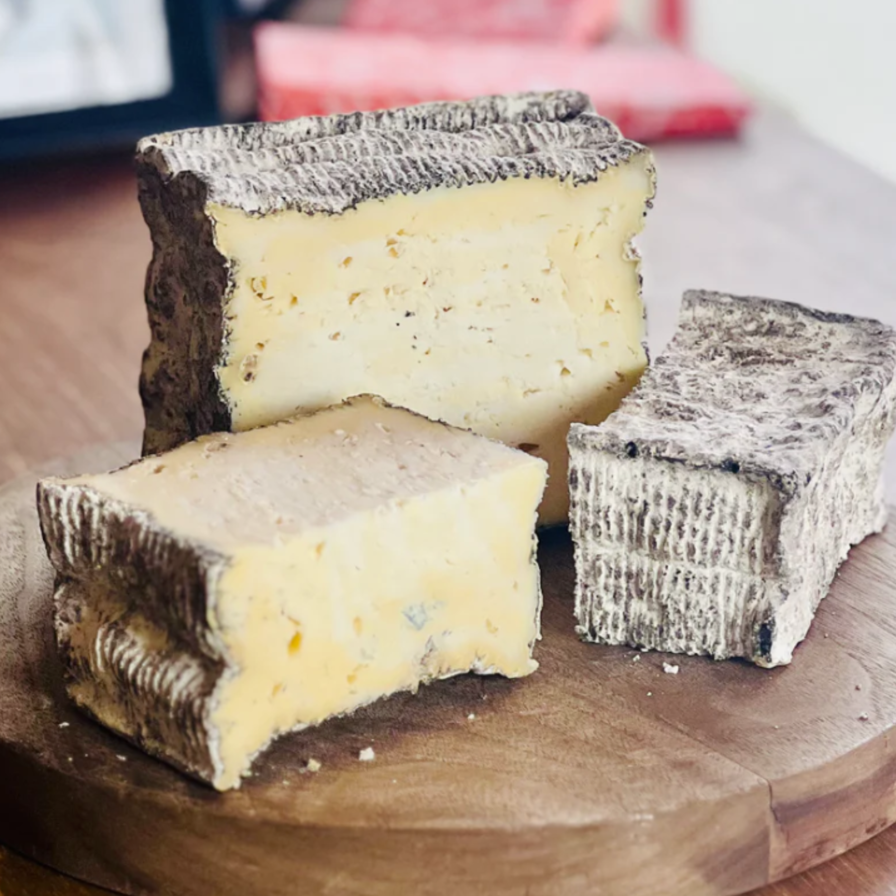 パヴェ・ド・パリ|牛乳×山羊乳が生む“第三の味” フランス小さな工房のクラフトチーズ