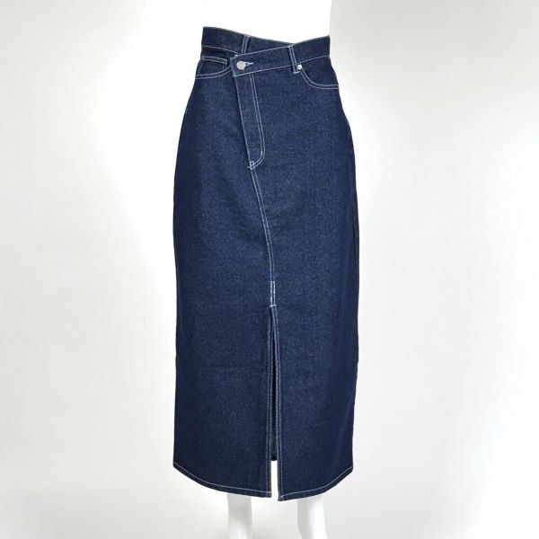 9月24日発売!新商品のご紹介①『ウエストクロスデニムロングスカート』