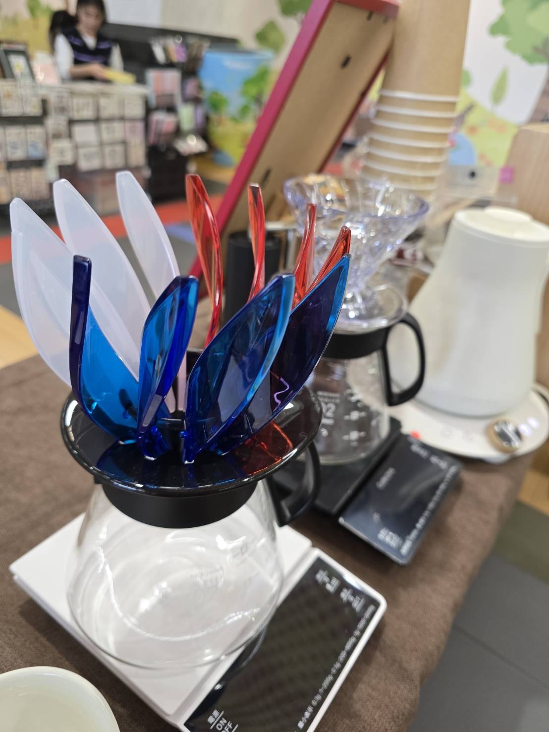 【初心者向け】おいしいコーヒーを淹れる基本その1　お湯の温度と注ぎ方