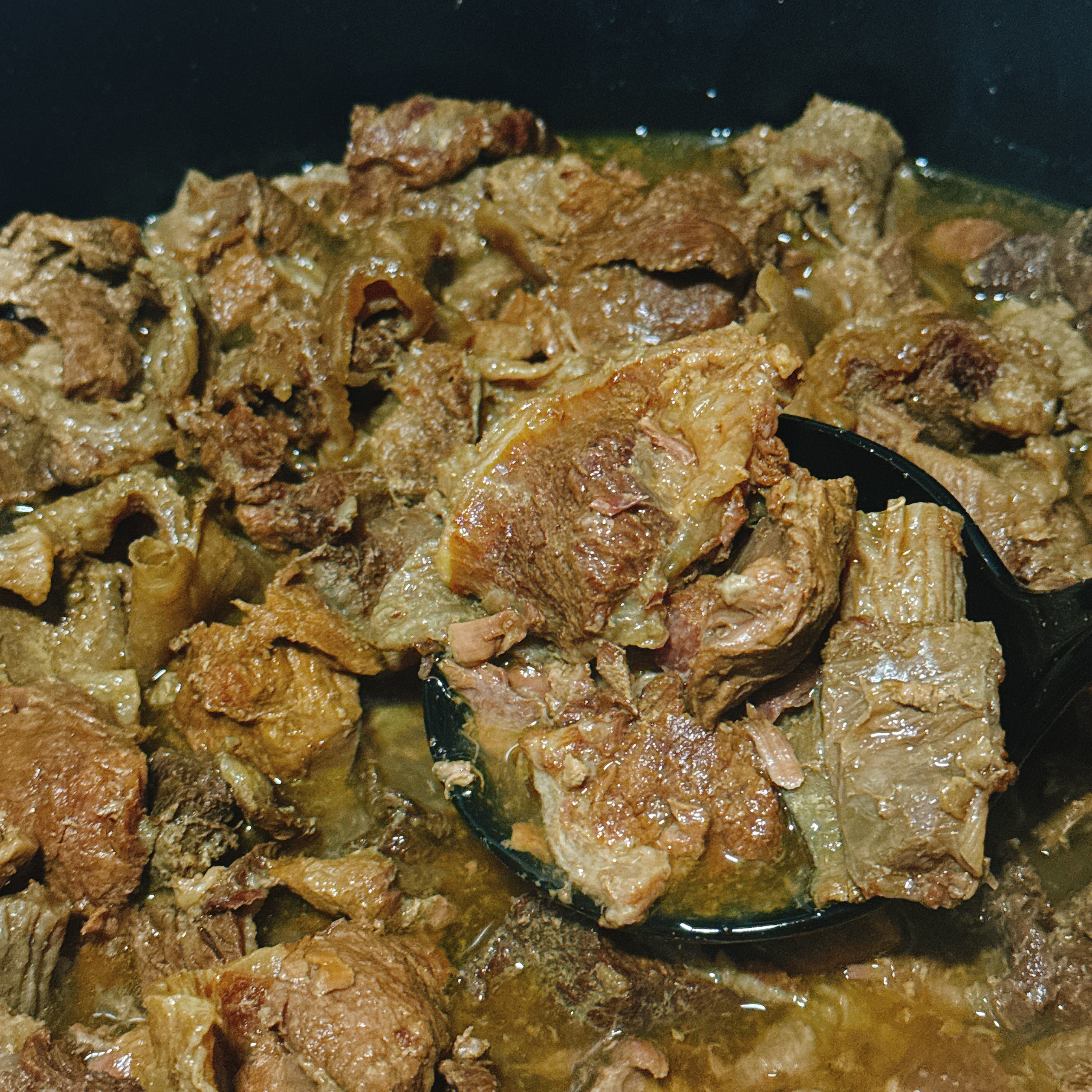 馬スジ3キロを5時間煮込んだ日。とろとろ万能仕込みが完成