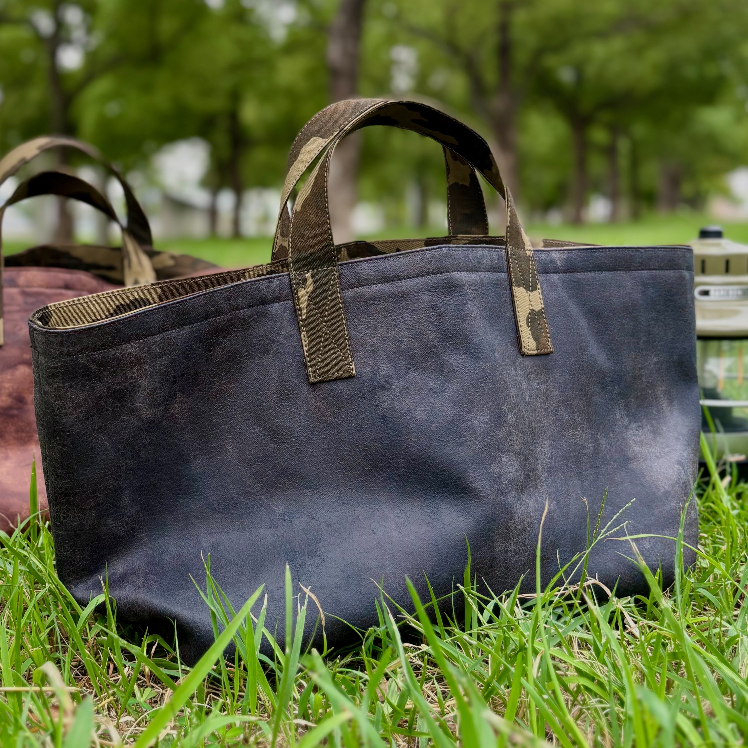 レザーライクダスティブラック、アンバーブラウンを使ってトートバッグを作ってみました