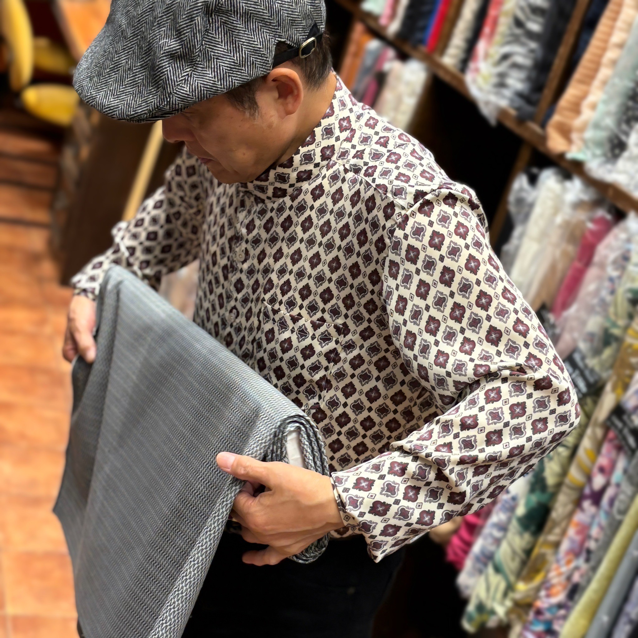 シルックサテン【モロッカン柄】を使ってメンズシャツを作ってみました