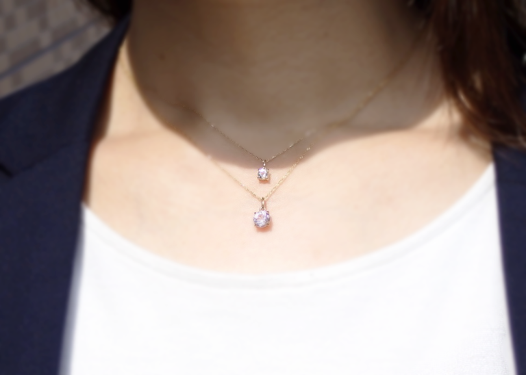 春におすすめのクリスタルジュエリーネックレス