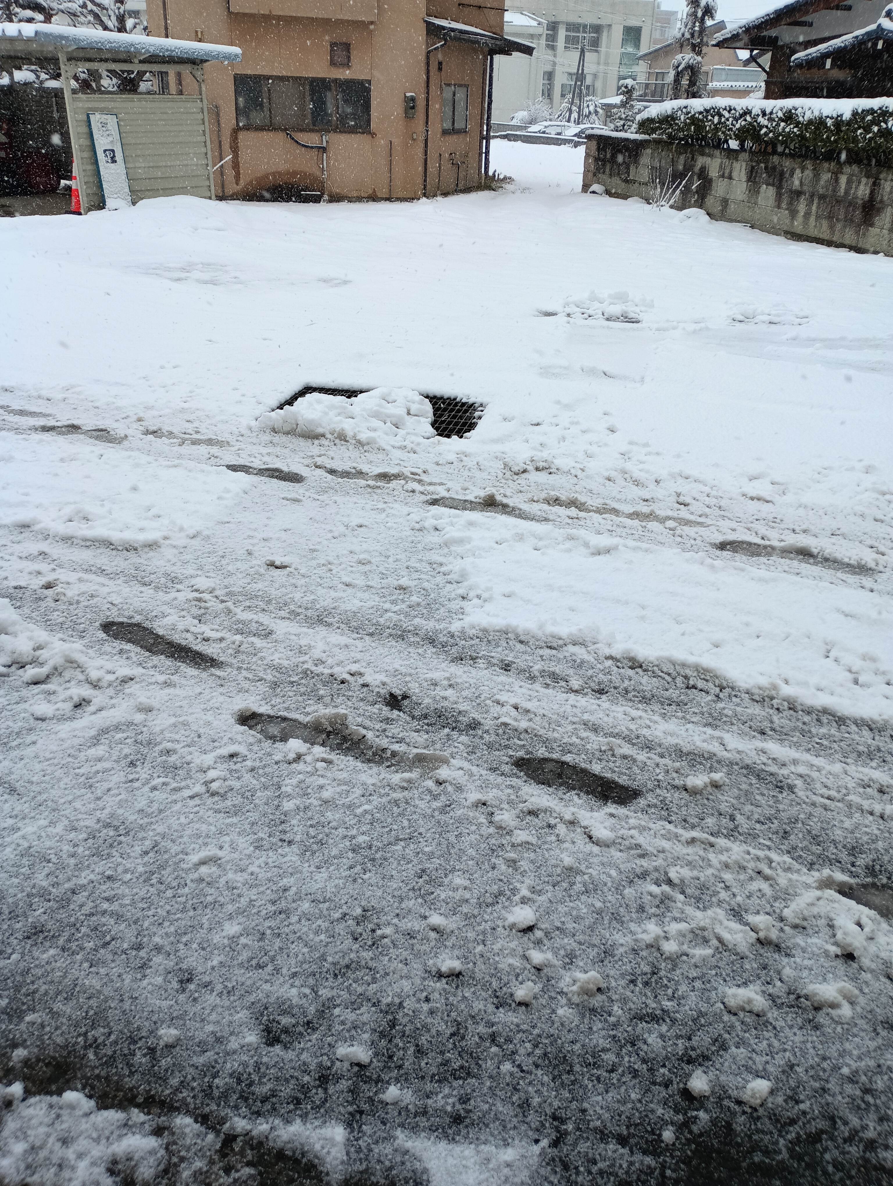 中野市は雪です、