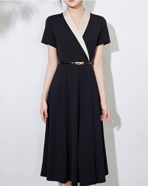 体型カバーも叶う。大人女性のための万能ワンピース