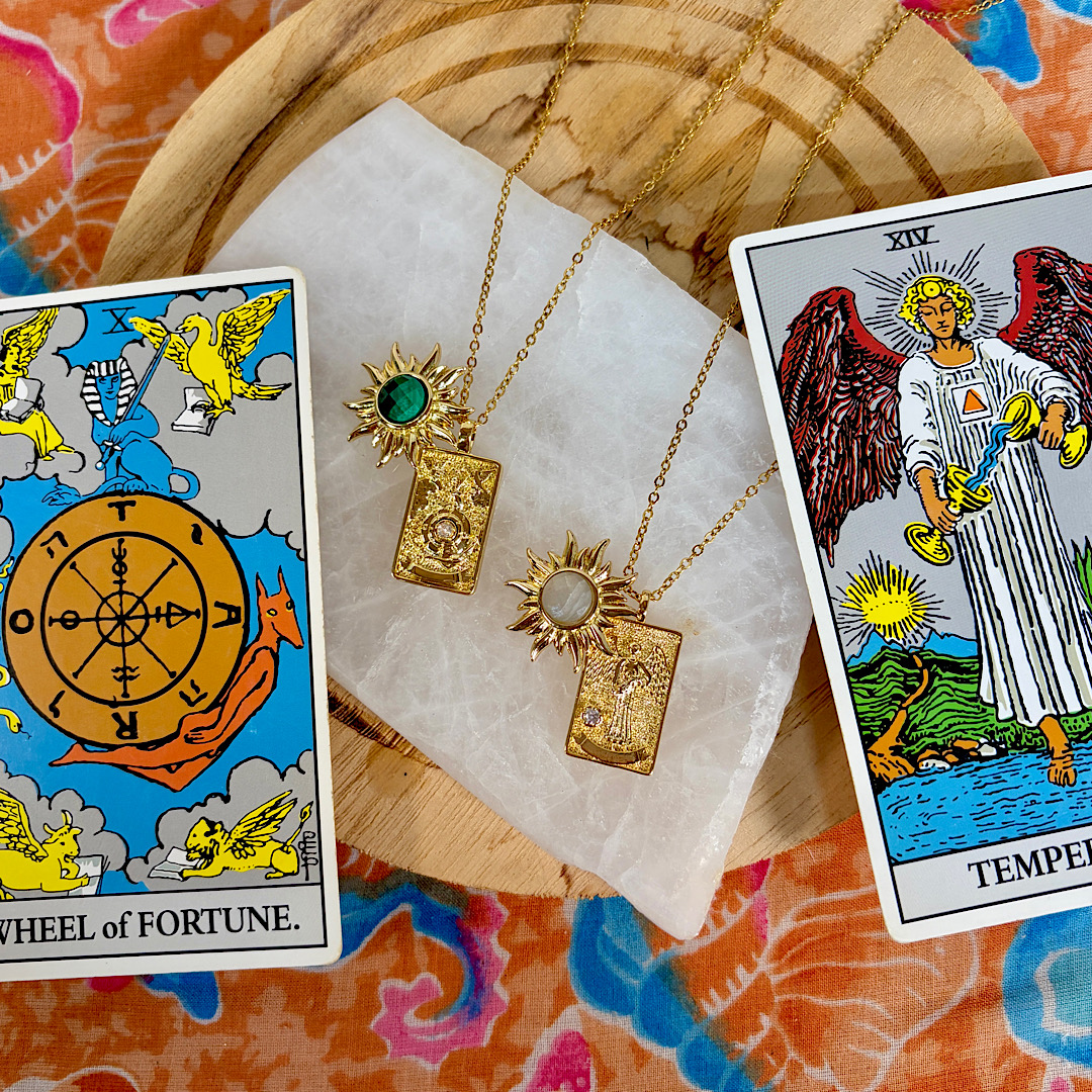 タロットカードをモチーフにした私だけの秘密のお守りネックレス