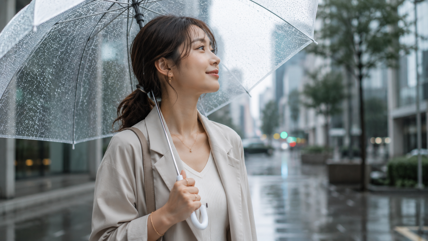 梅雨でもおしゃれを楽梅雨でもおしゃれを楽しむ。水に強く錆びにしむ。水に強く錆びにくいアクセサリー6選