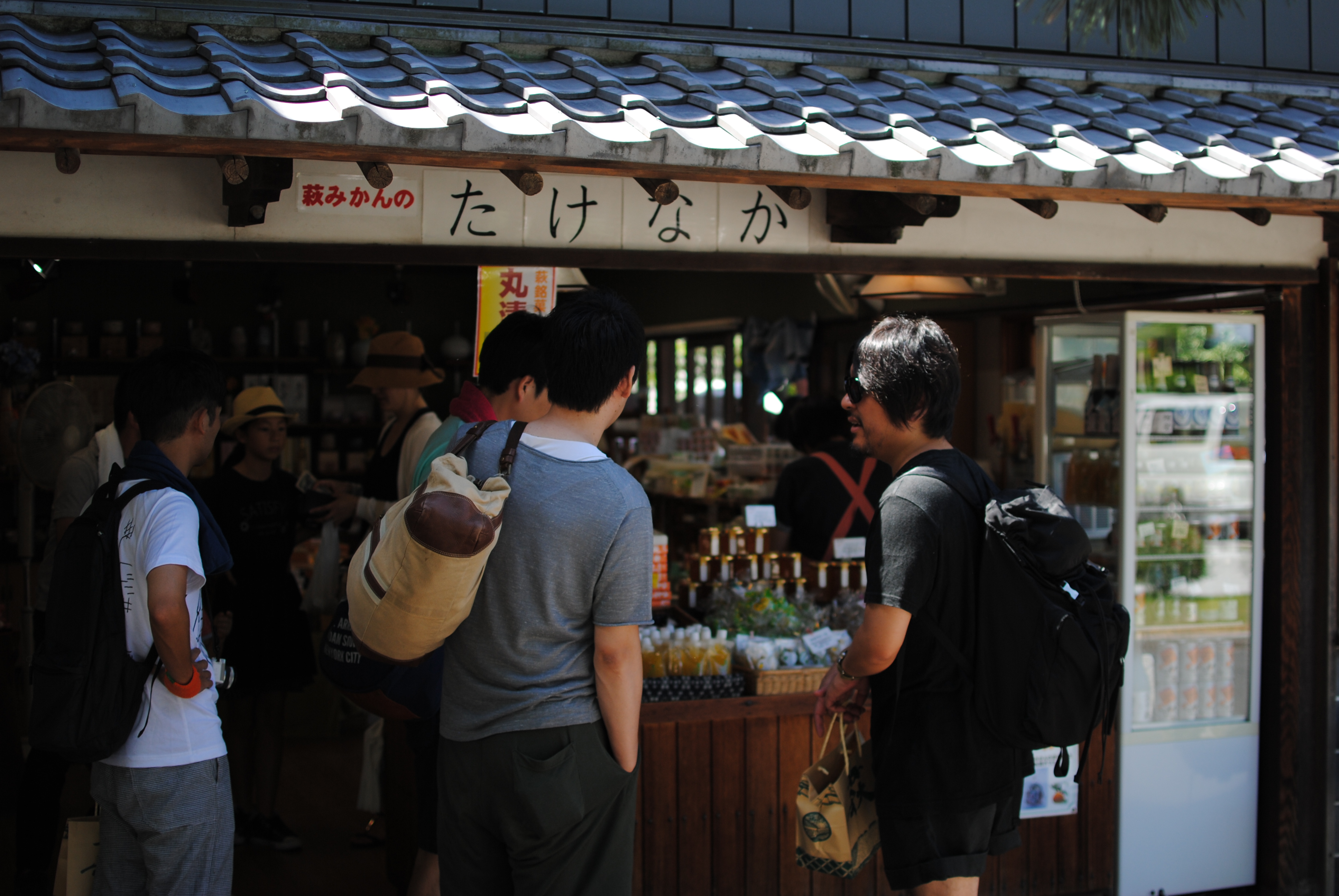土産物屋にて。