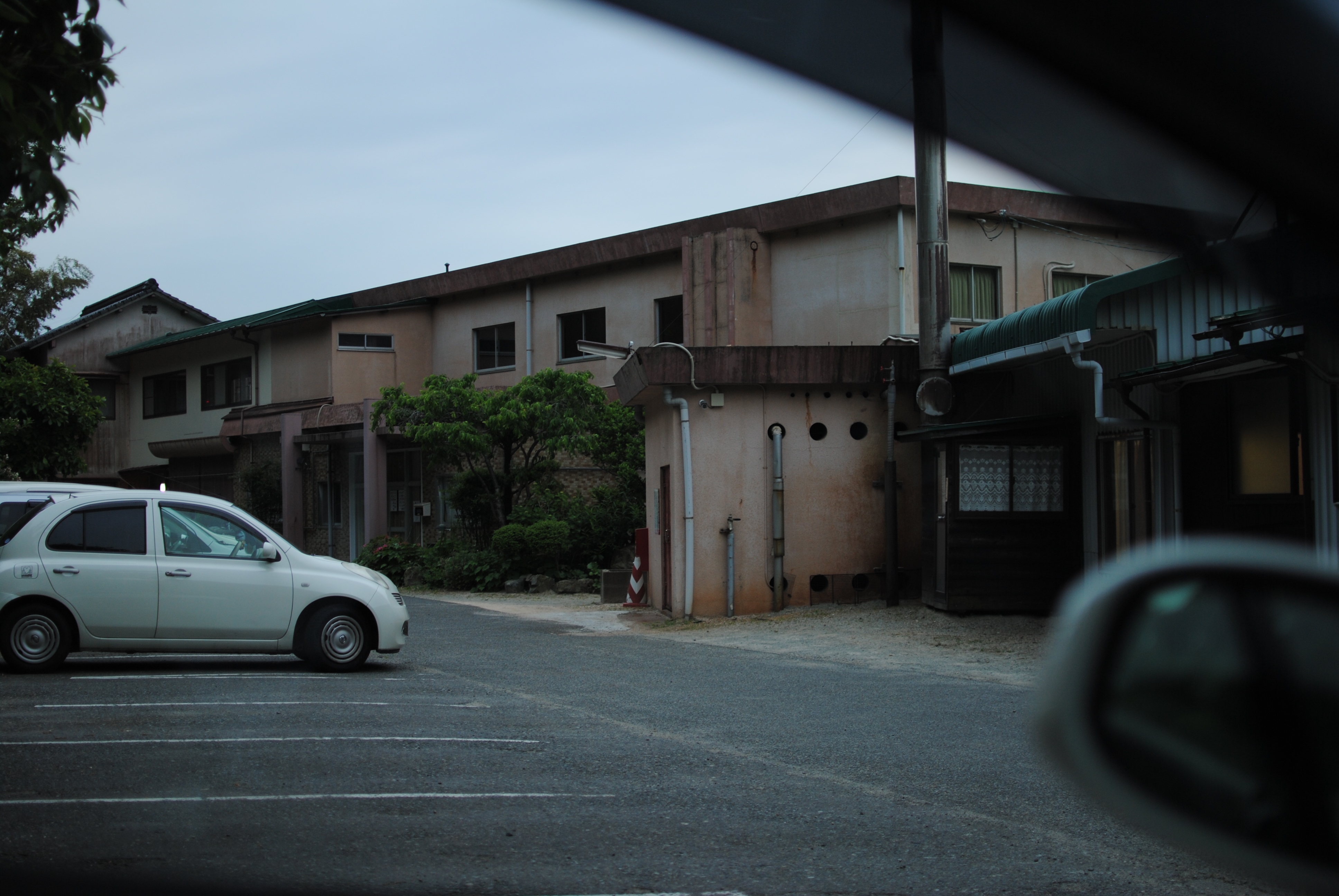 謎の建物。
