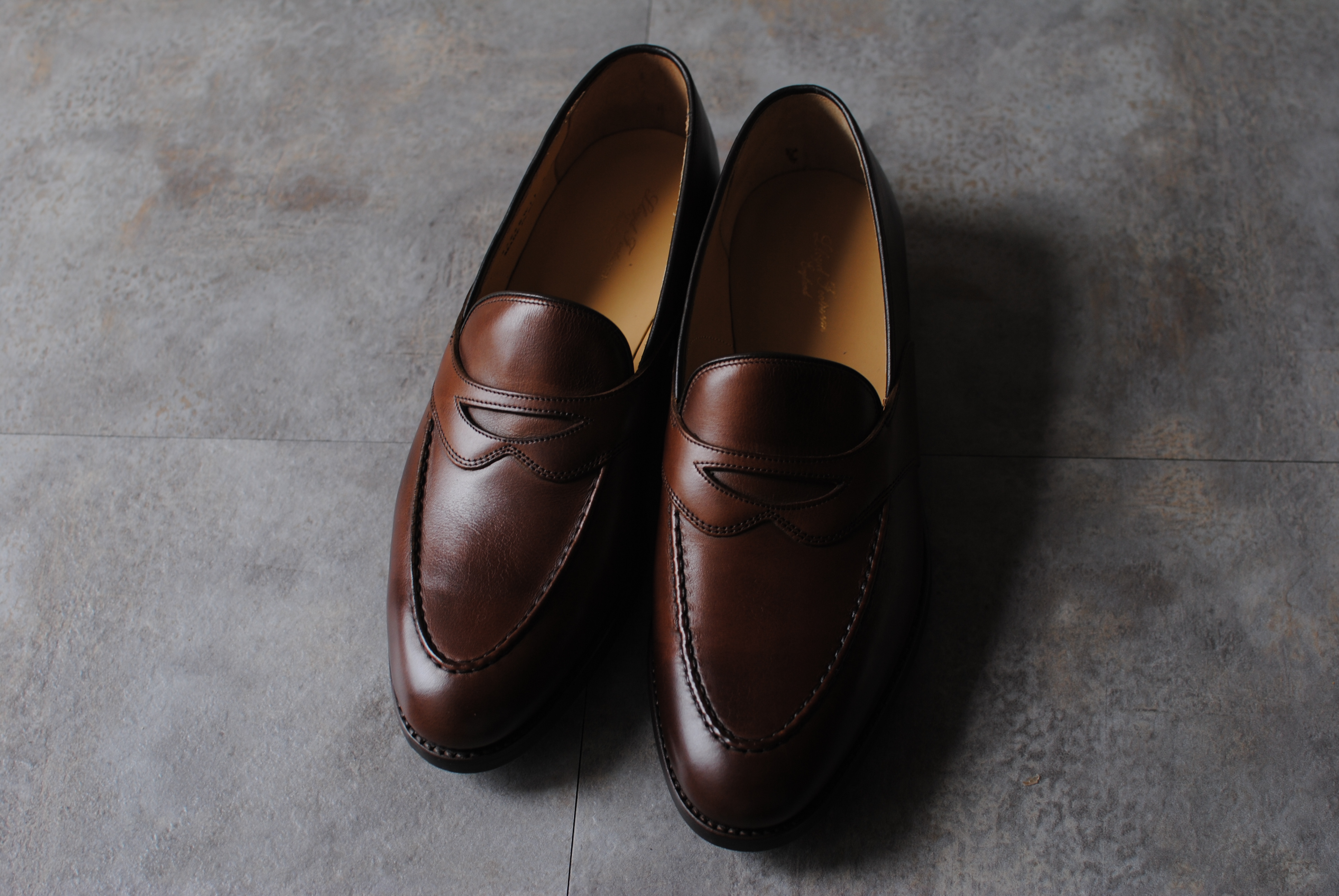 lloyd footwearのローファー。