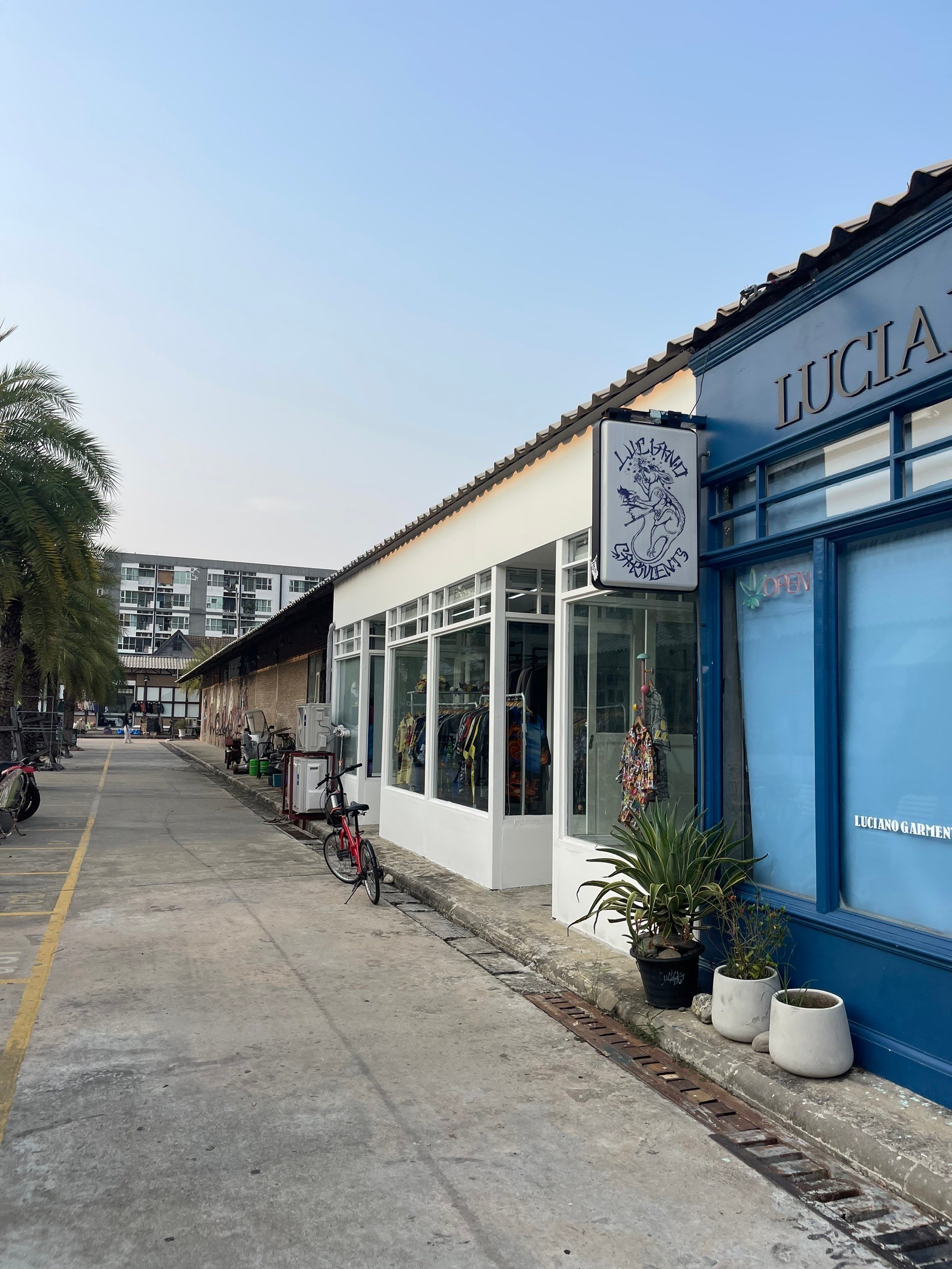 タイ買い付け記・シーナカリン鉄道市場編