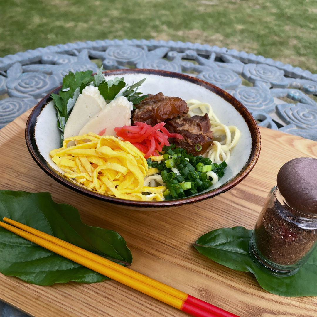 年越しは、沖縄そばと[ヒハツ]で締めくくる