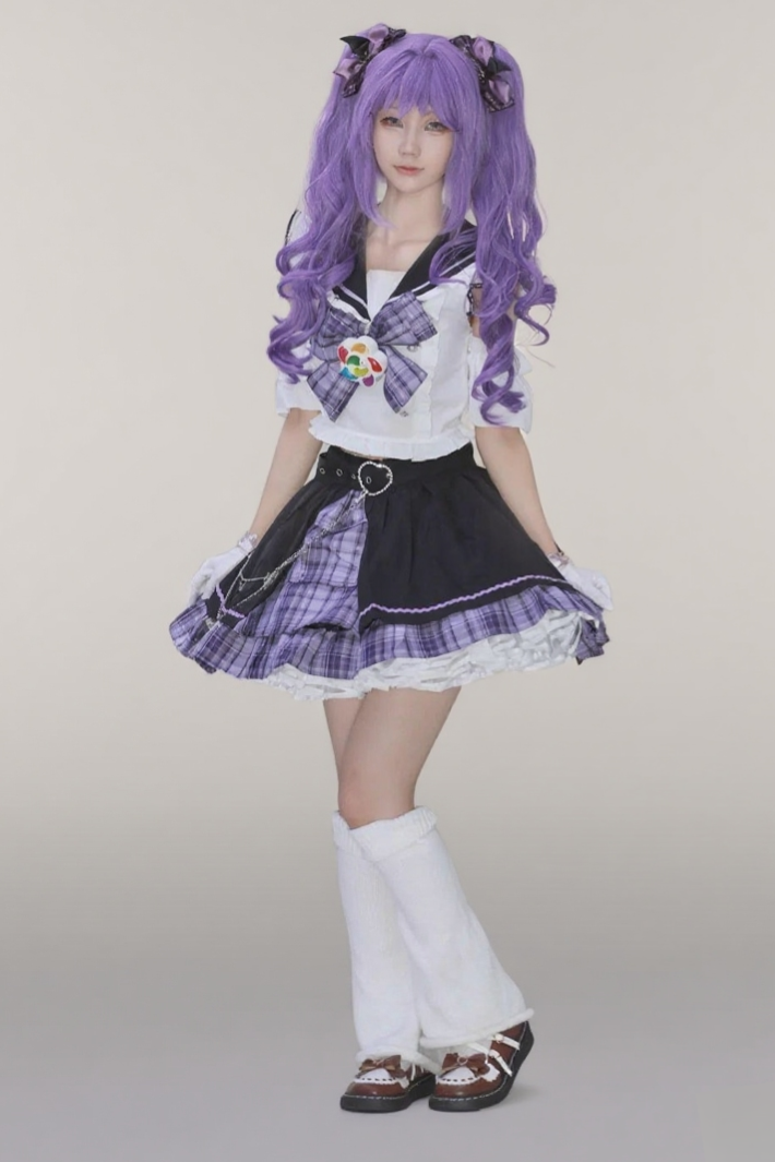 紫チェックのセーラー服で元気チャージ！💜